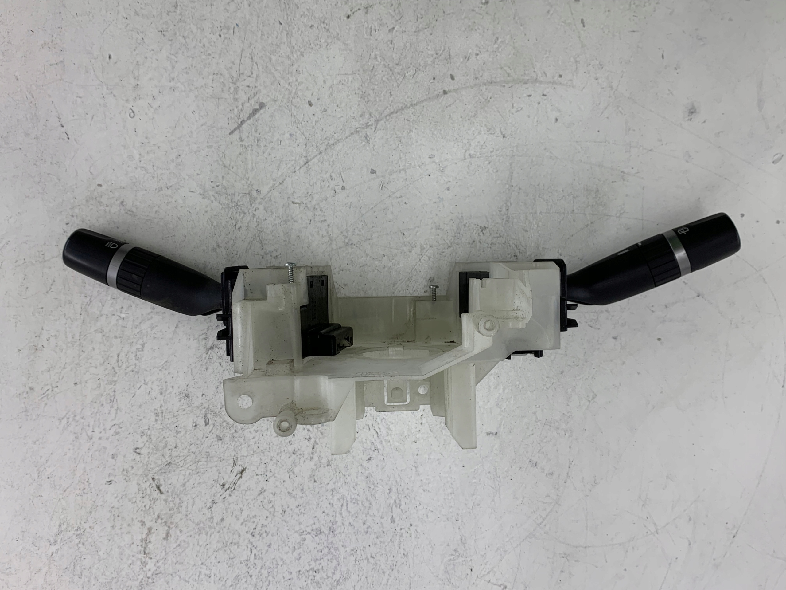 MAZDA 3 BL commande levier commodo sous volant BBS4 17G517