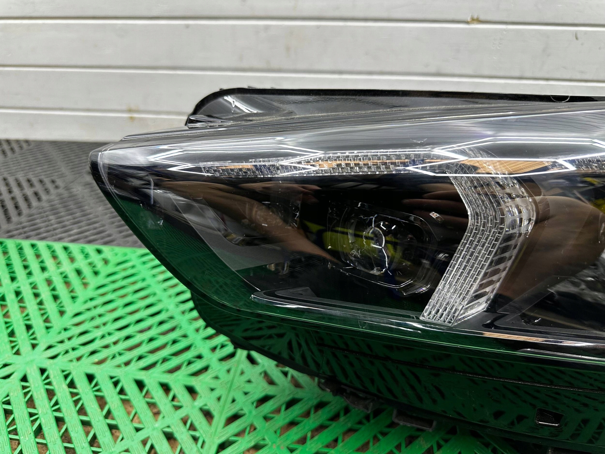 light front BMW X1 U11 USA BLACK SHADOW 5A5BD63