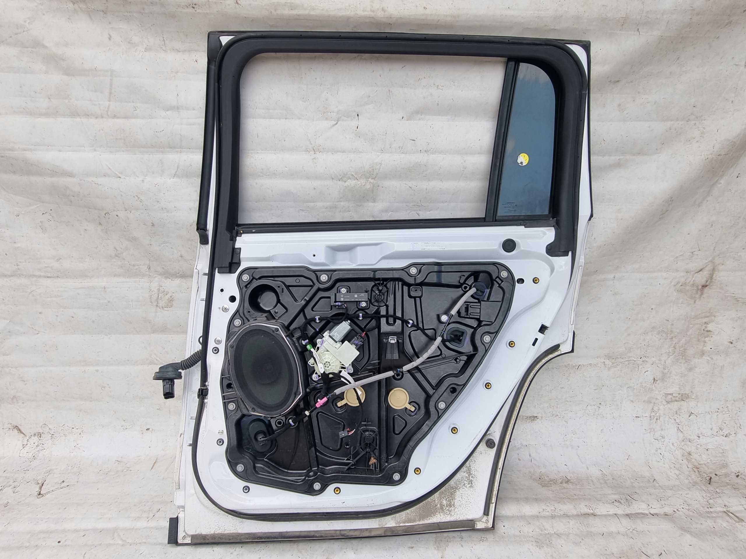 Jeep grand cherokee wl l 3.6 двери правое зад комплектные pw7 2022