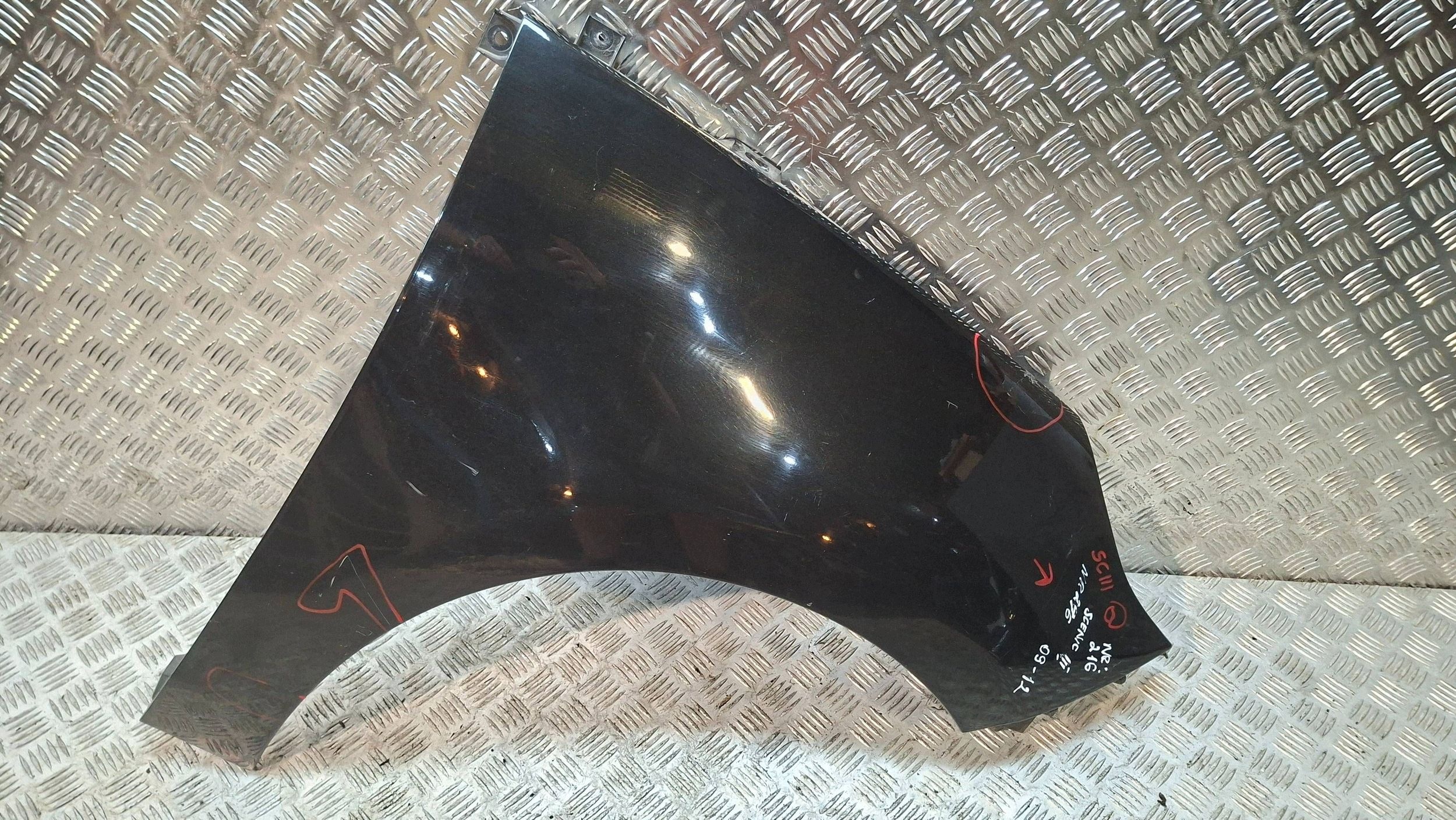 fender front right 631000010R RENAULT SCENIC III 2009-2012
