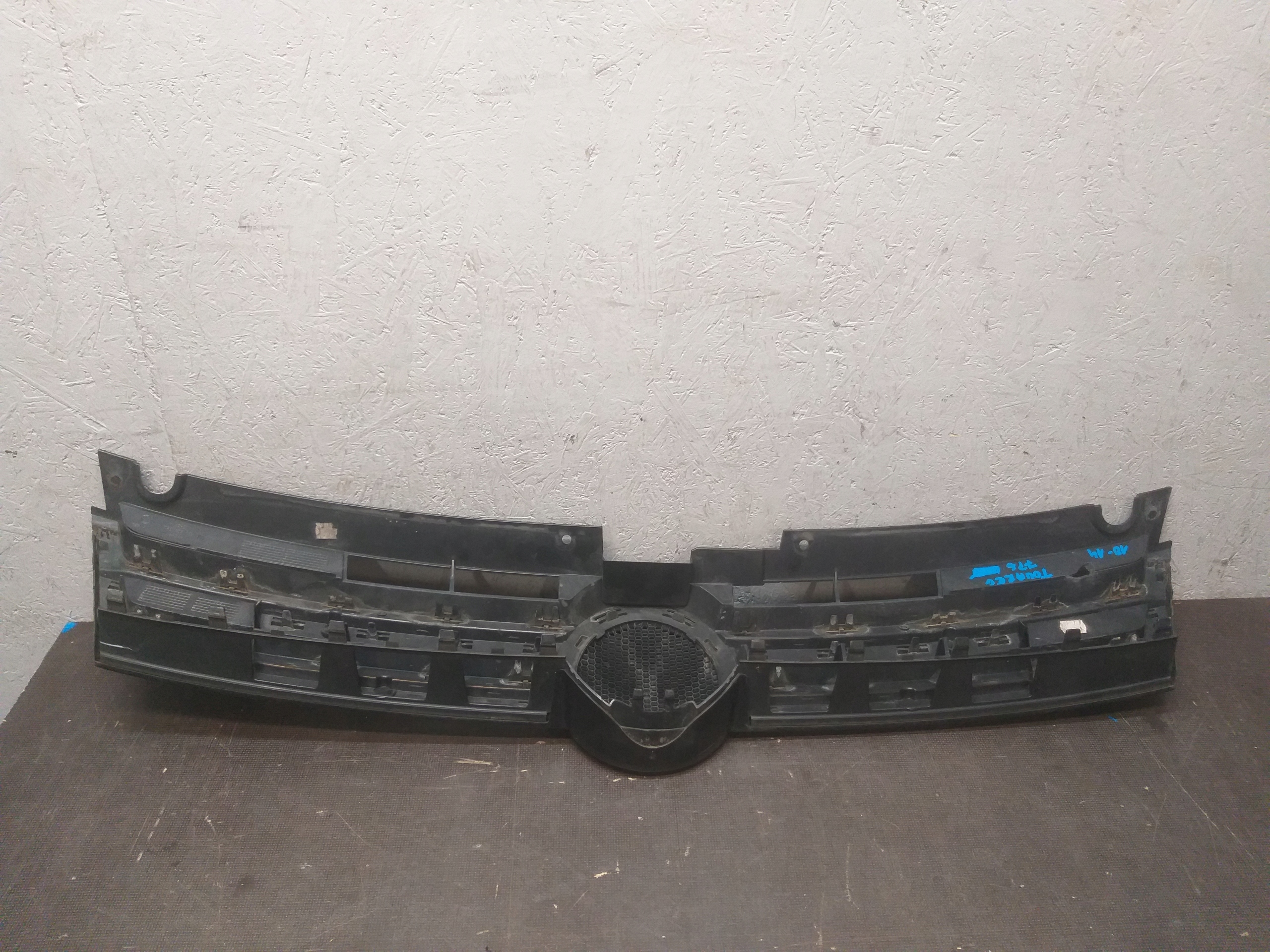 GRILLE VW TOUAREG 10-14 7P6853651A