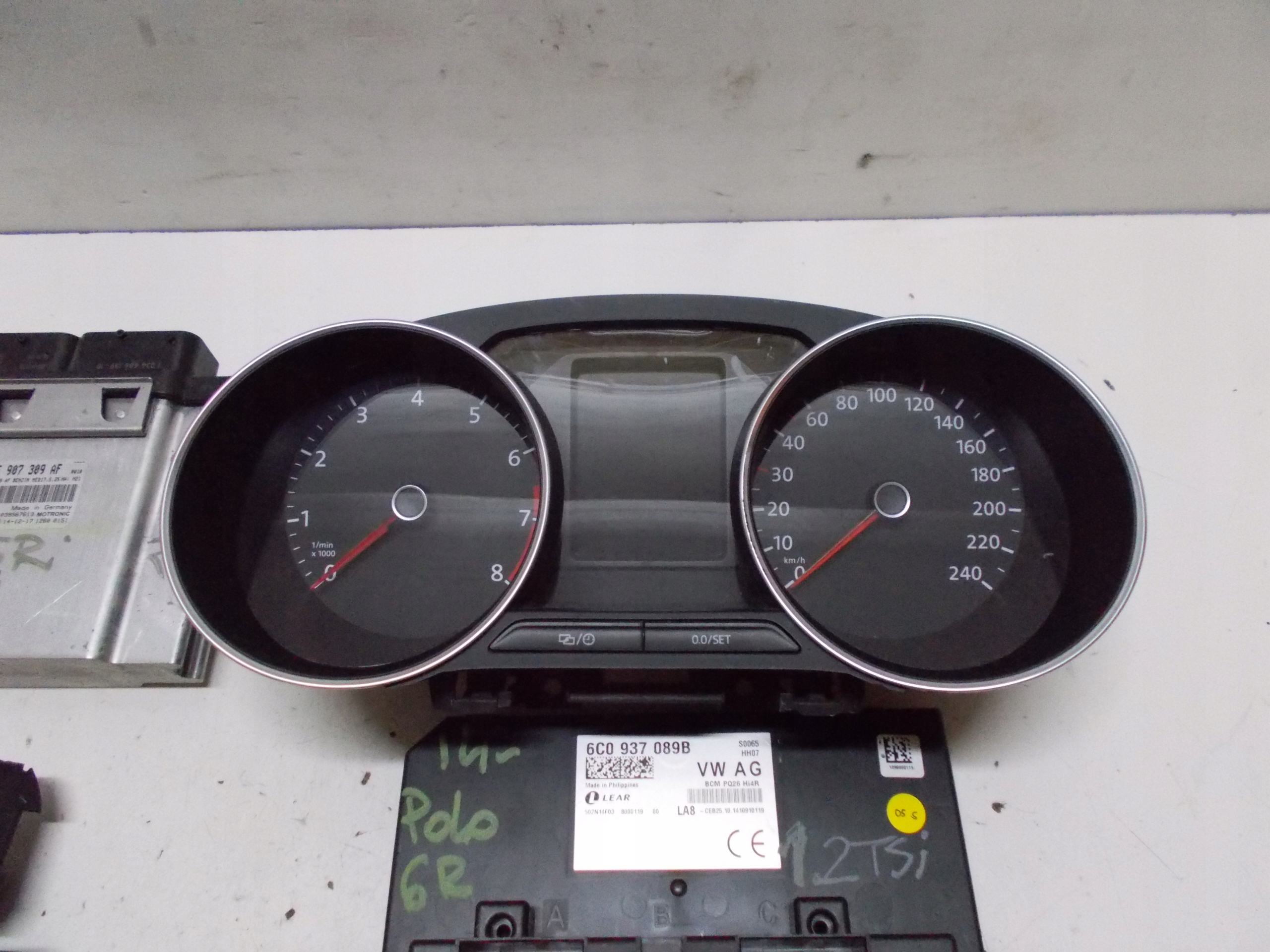 VW POLO 6R 1.2 TSI 14R running board STARTOWY ignition control unit dials