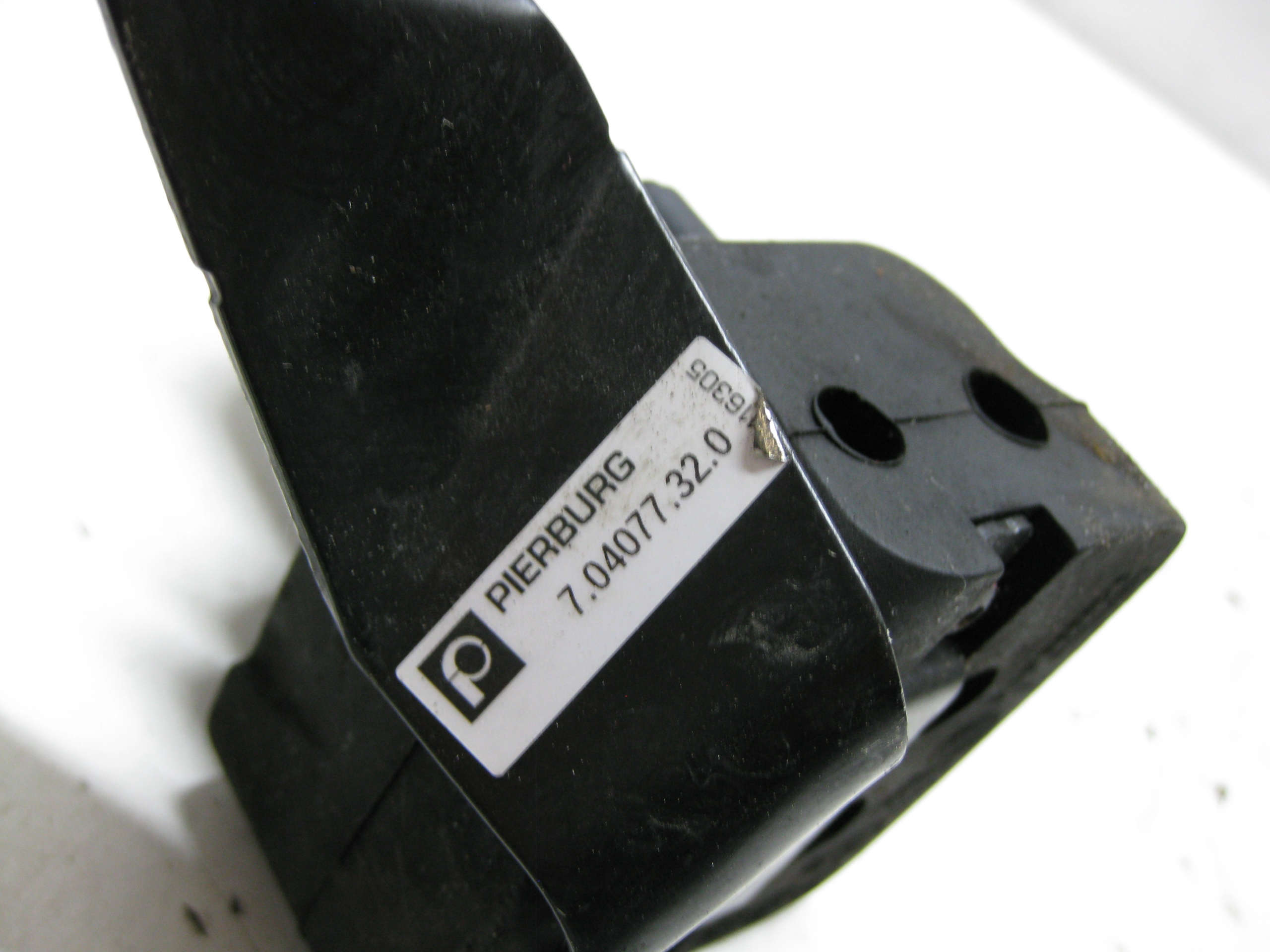BMW F10 2.0 D 14R water pump 704077
