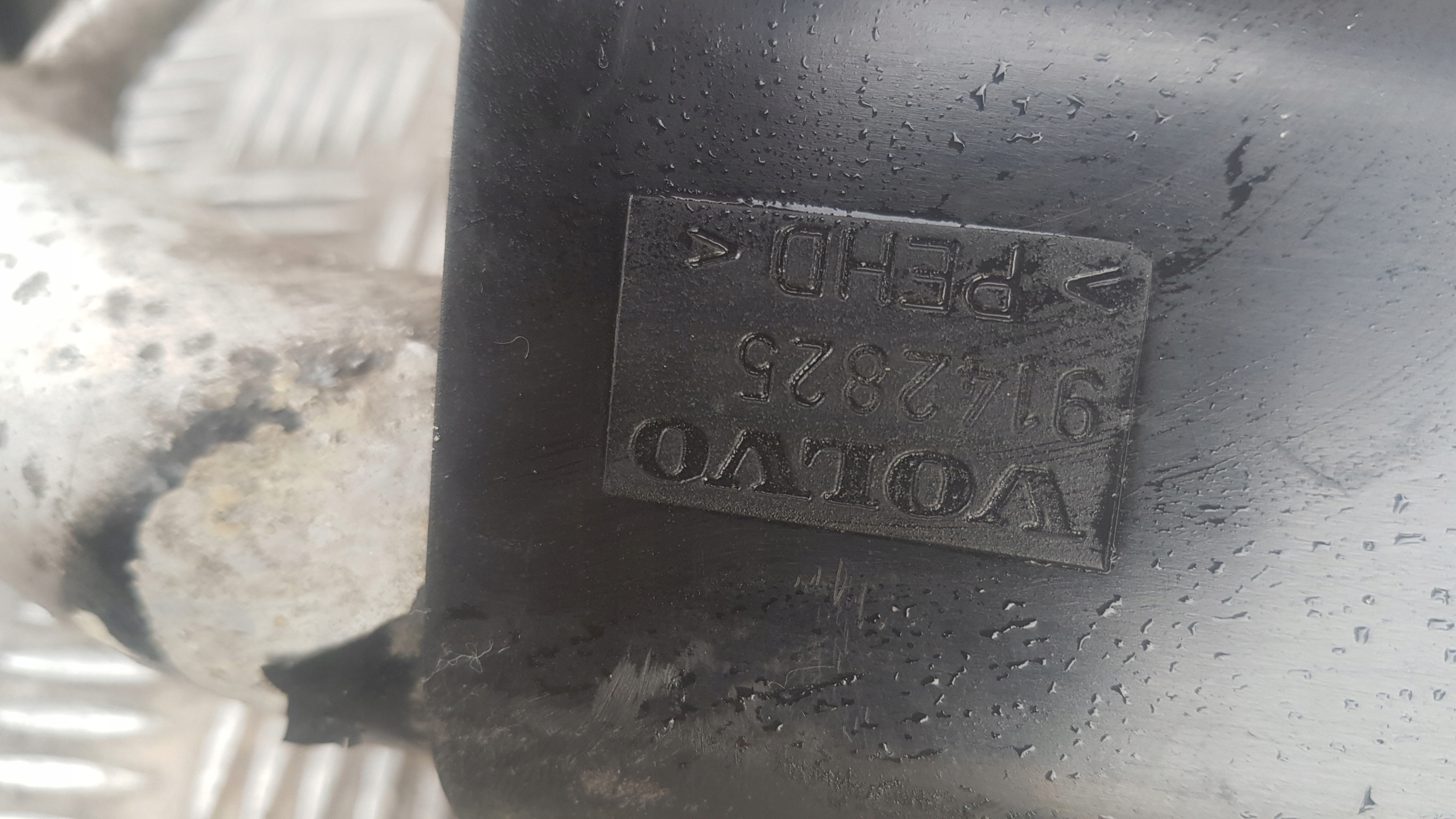 VOLVO 850 2.5 D fuel line pipe 9470236