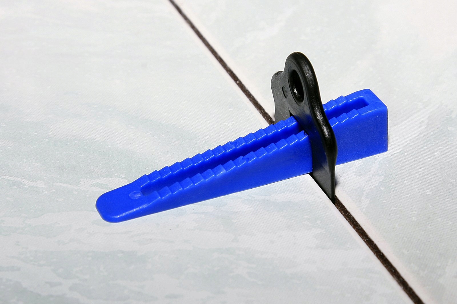 SYSTEM POZIOMOWANIA PŁYTEK ZESTAW 1000 KLIPSÓW 200 KLINÓW 1mm POLSKI PROD Marka Simplefix