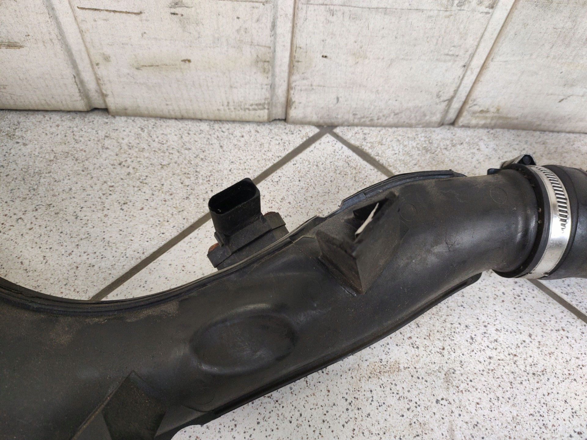 rohr intercooler Volkswagen Passat CC 2009 038906051D