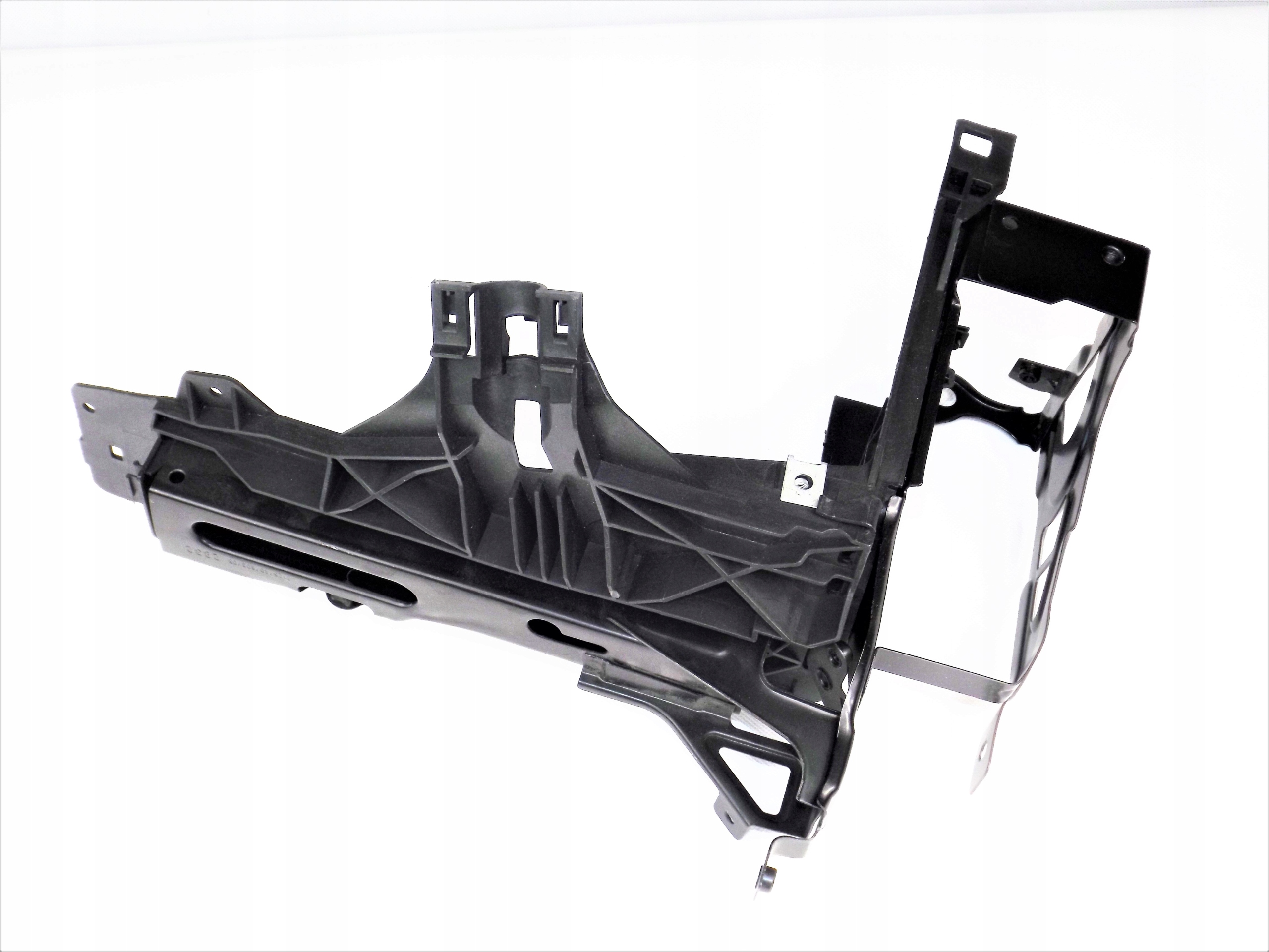 Mocowanie lampy przedniej BMW Model 5 (F10/F11), 12.09-