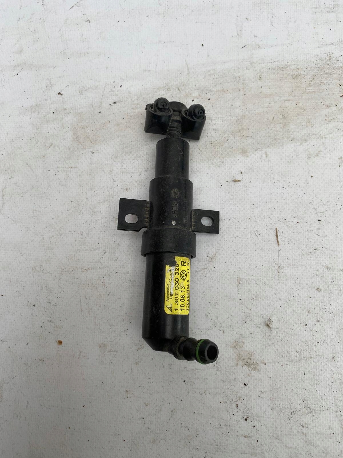 VW PASSAT B6 3C0 Lave phare REFLEKTORA Droite