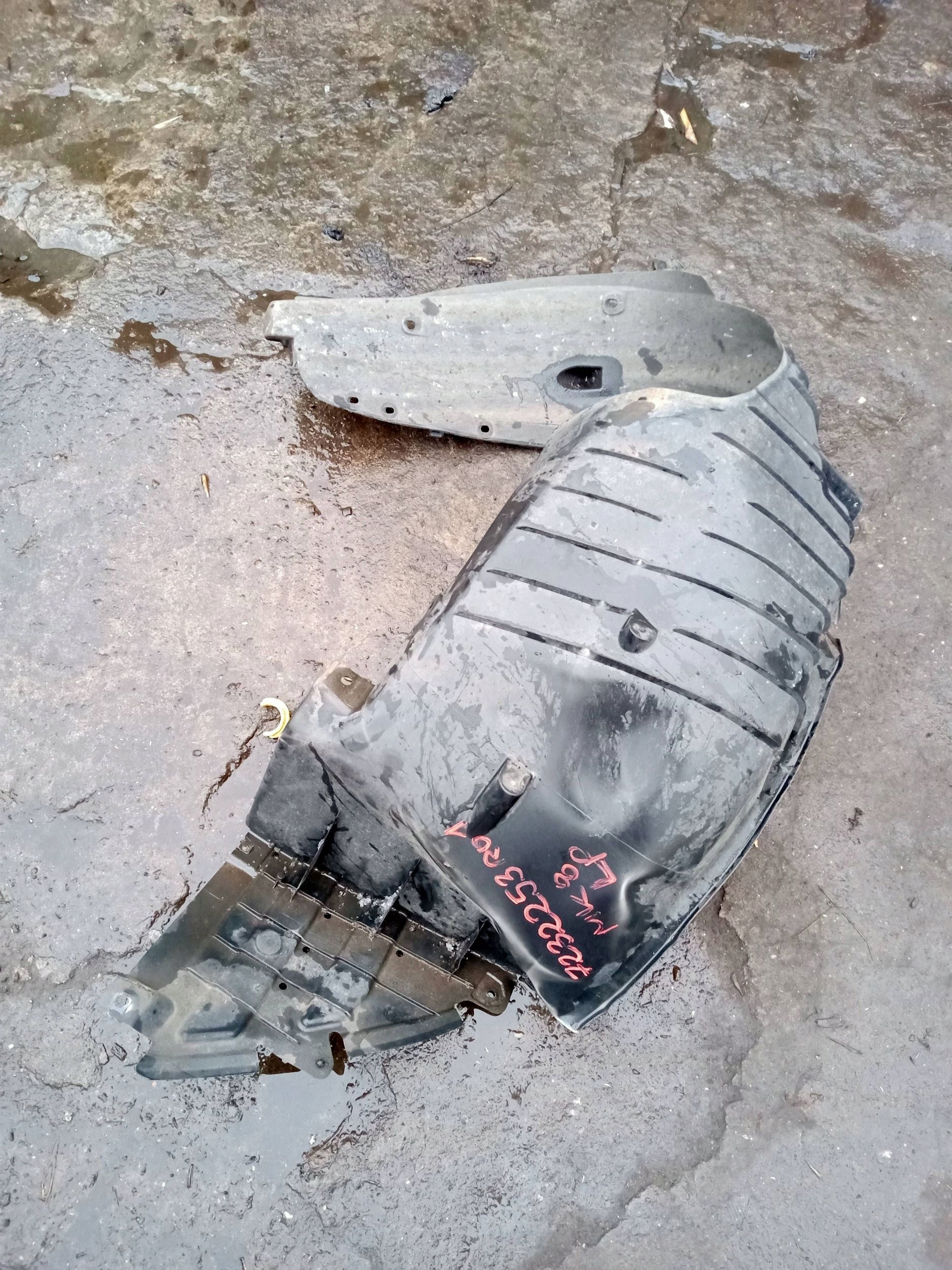 SUZUKI SWIFT MK8 mudguard left front front 2019R