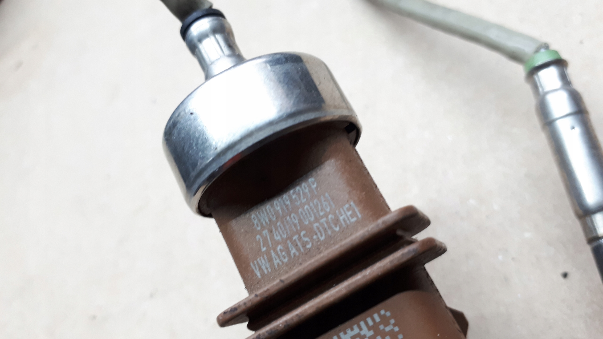 A4 B9 LIFT Sensor TEMPERATURY Gase 2.0 TFSI A5