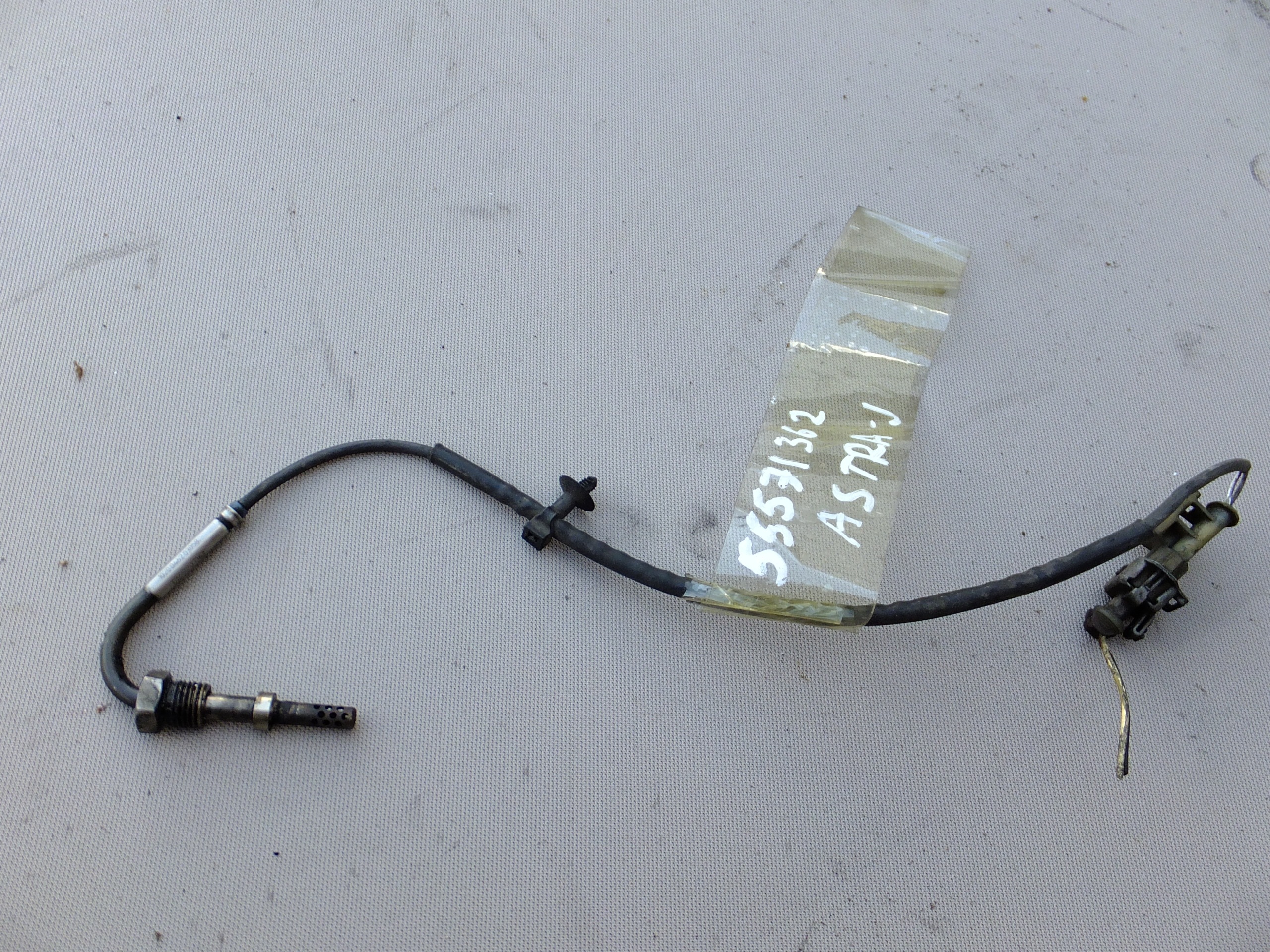 Sensor temperatury Gase opel astra J IV 1,7 cdti 55571362