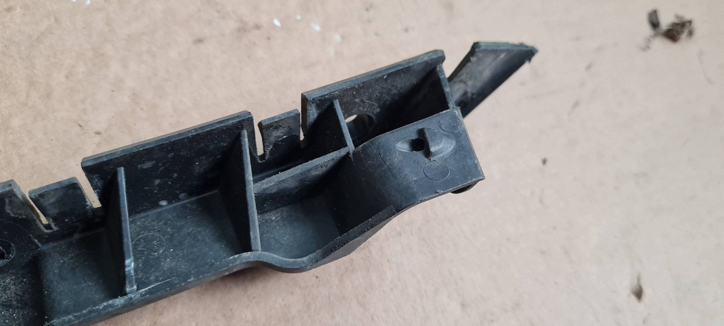 A5 8T LIFT S5 support bracket holder of a bumper left front 8T0807283C