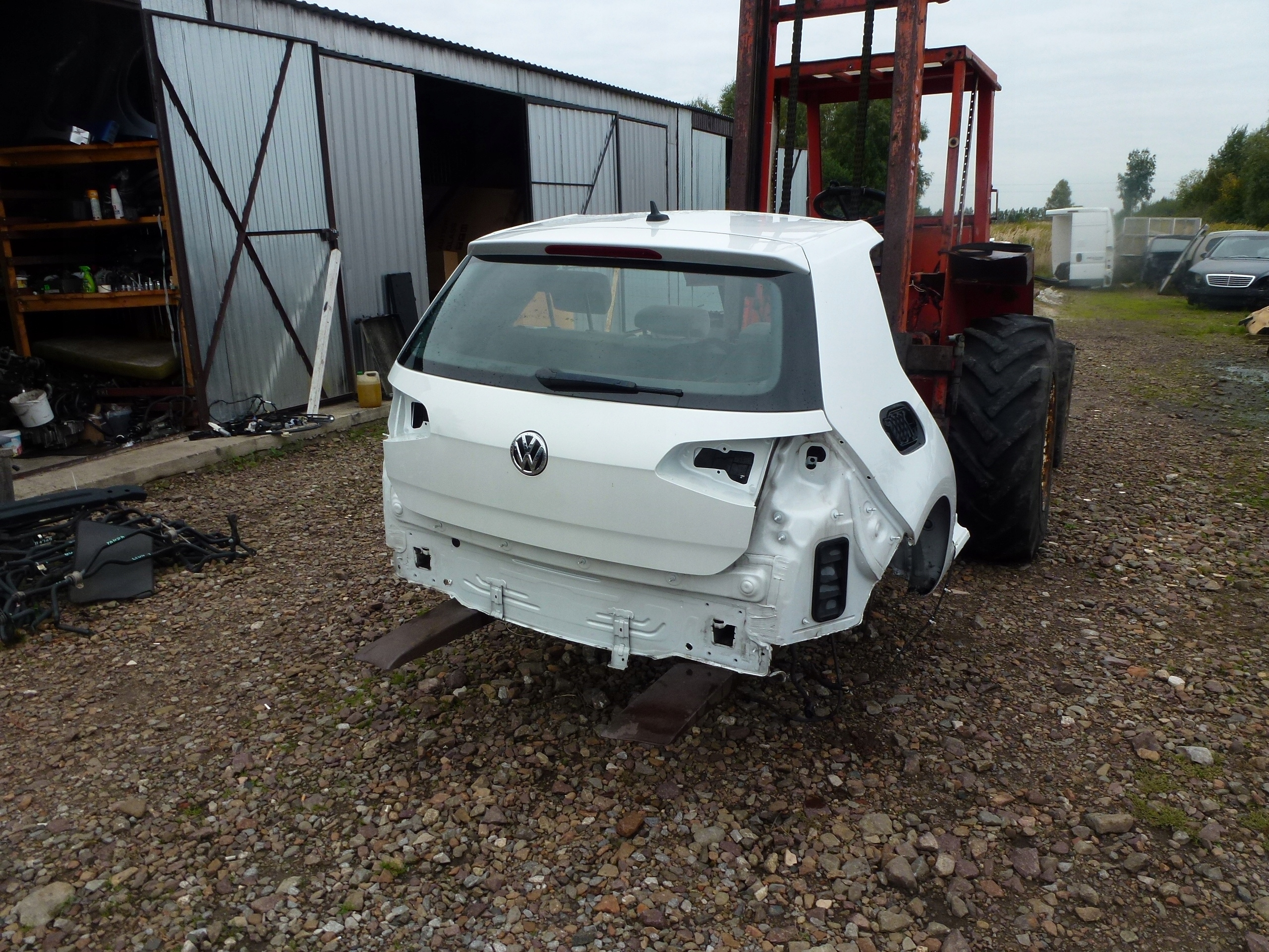 ĆWIARTKA TYŁ PRAWA LEWA PAS WANNA DUPA VW GOLF VII