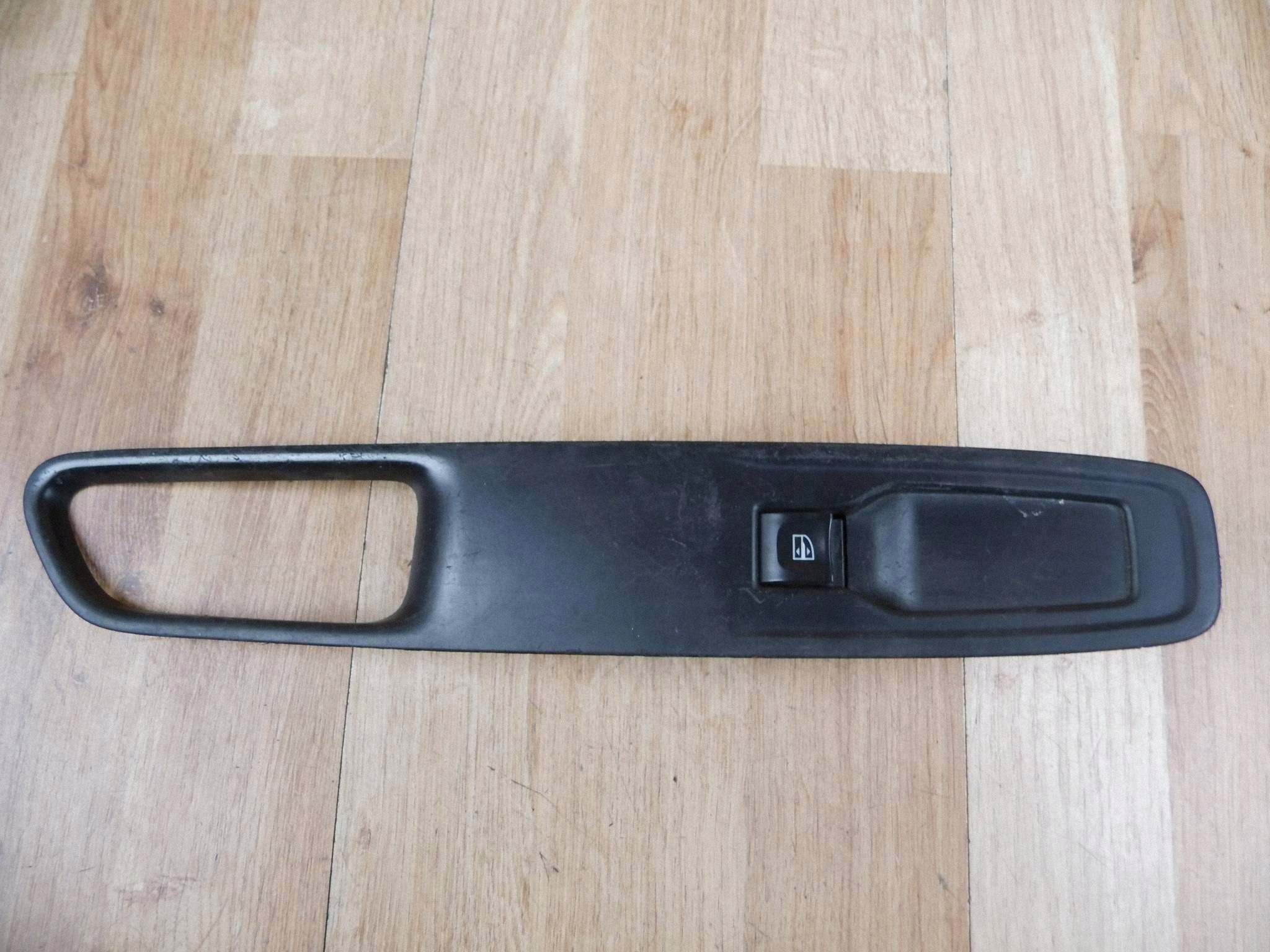 Renault Captur panel window control switch right front front 809603269R