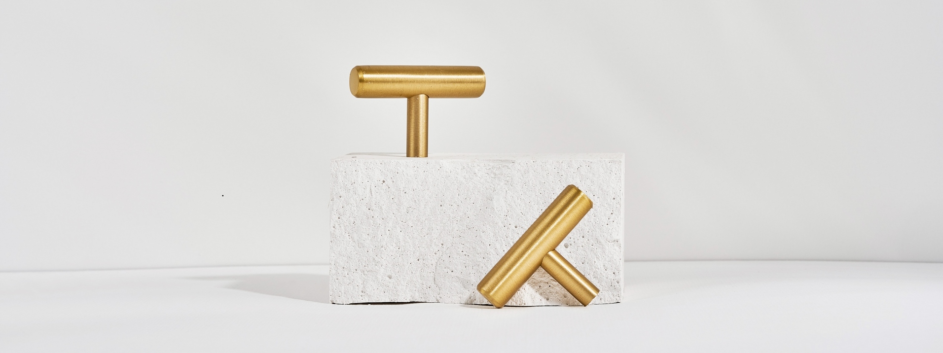 GAŁKA MEBLOWA UCHWYT RELING 50mm - 100% MOSIĄDZ Marka HVYT