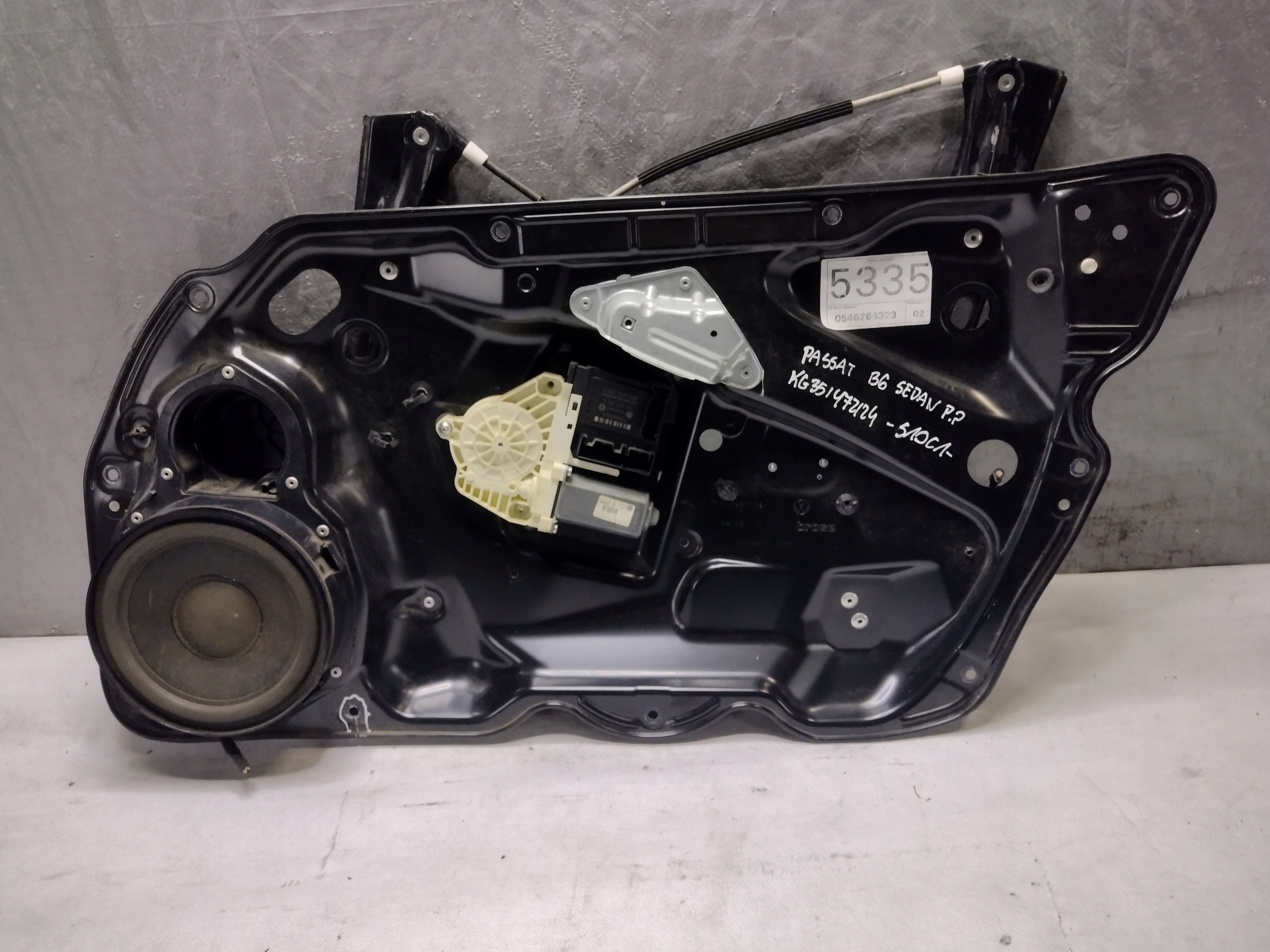 window regulator right front Volkswagen Passat B6 sedan 3C1837756F
