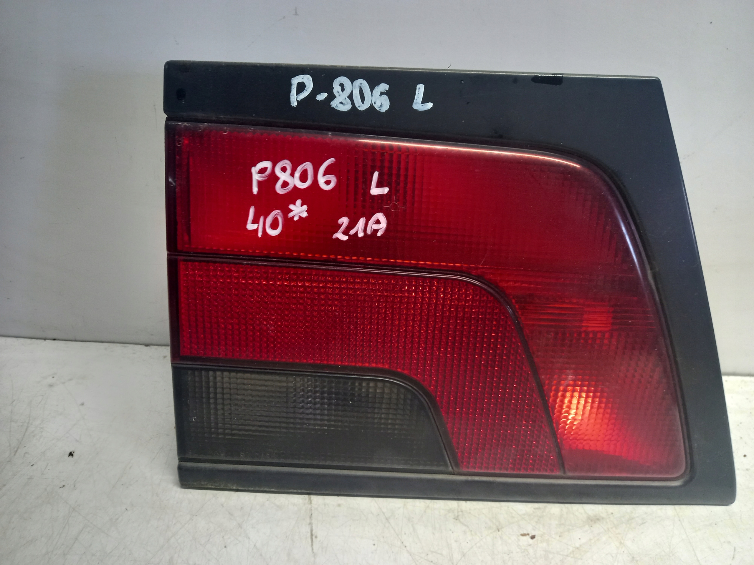 фонарь левый задний крышки peugeot 806