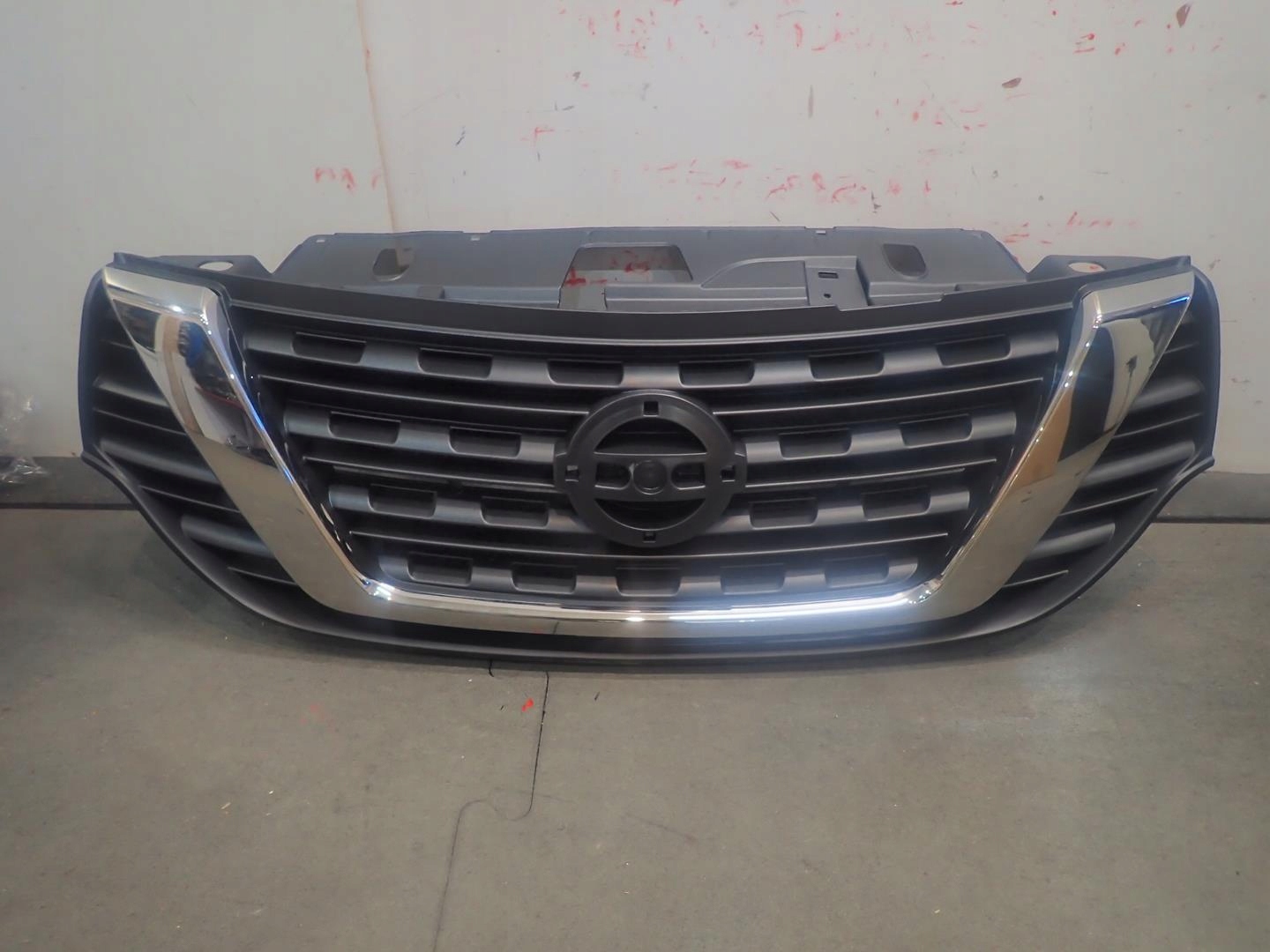 GRILL NISSAN NV300 2016- 623109057