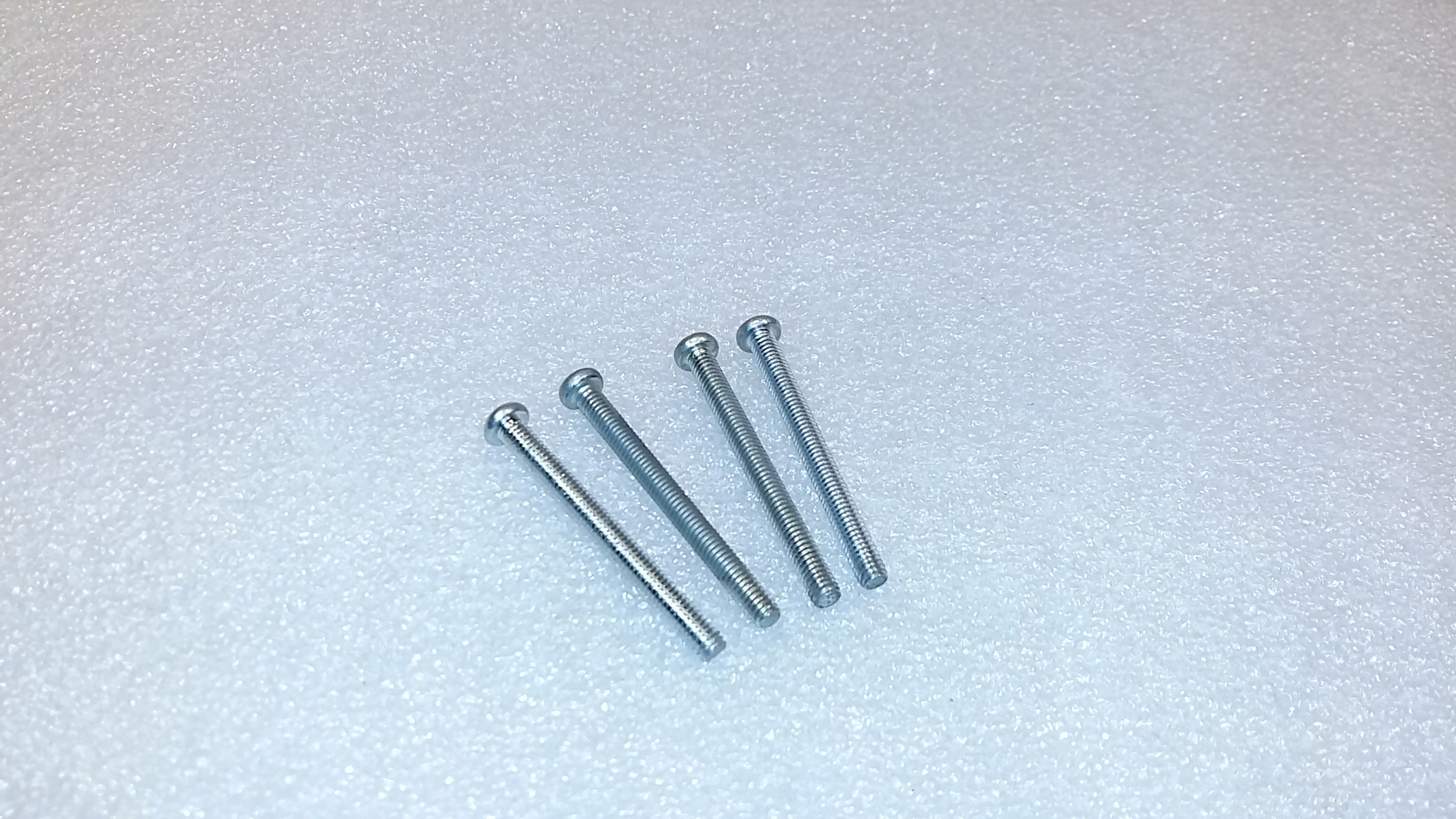 Antminer S9 - ŚRUBY MOCUJĄCE WENTYLATOR - ŚRUBKI Producent Inna