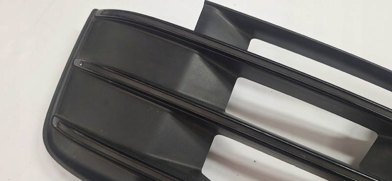 grid of a bumper left front AUDI Q7 4M0807681D