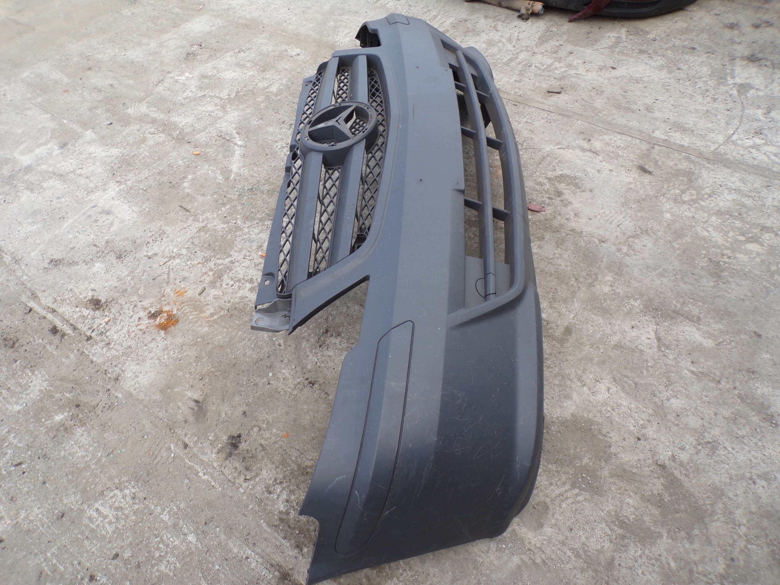 Frontstoßstange vorne MERCEDES W639 LIFT (R1)