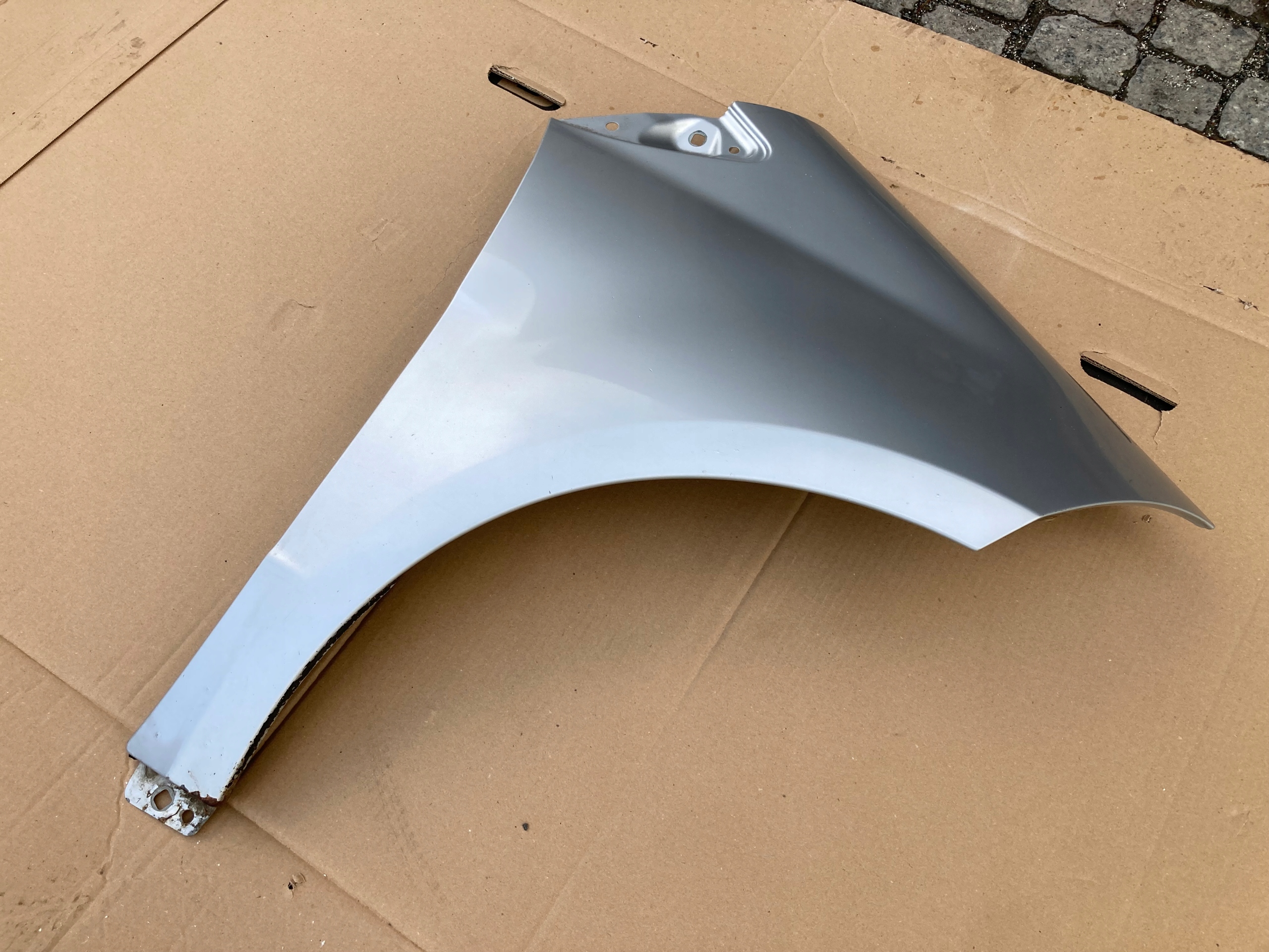 fender right front Mercedes A W169 761 04-08r.