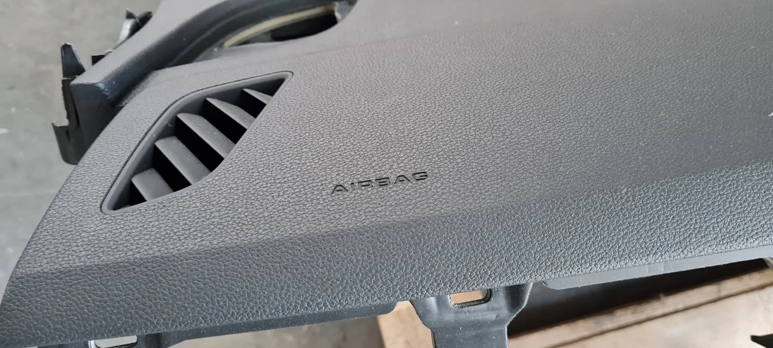 A4 B9 8W dashboard instrument panel cockpit console ANGLIK 8W2857001H A5 8W