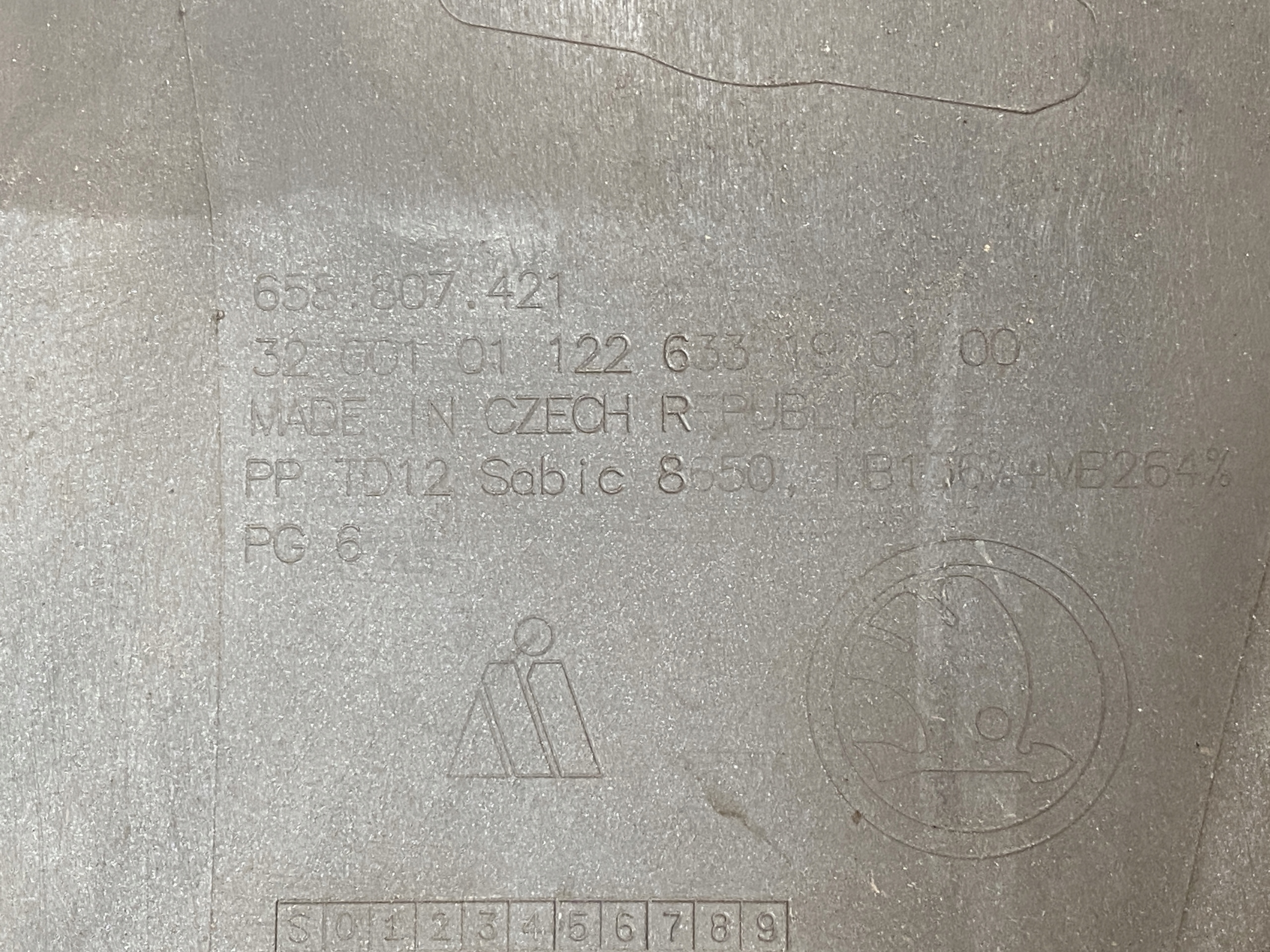 SKODA KAMIQ bumper rear part