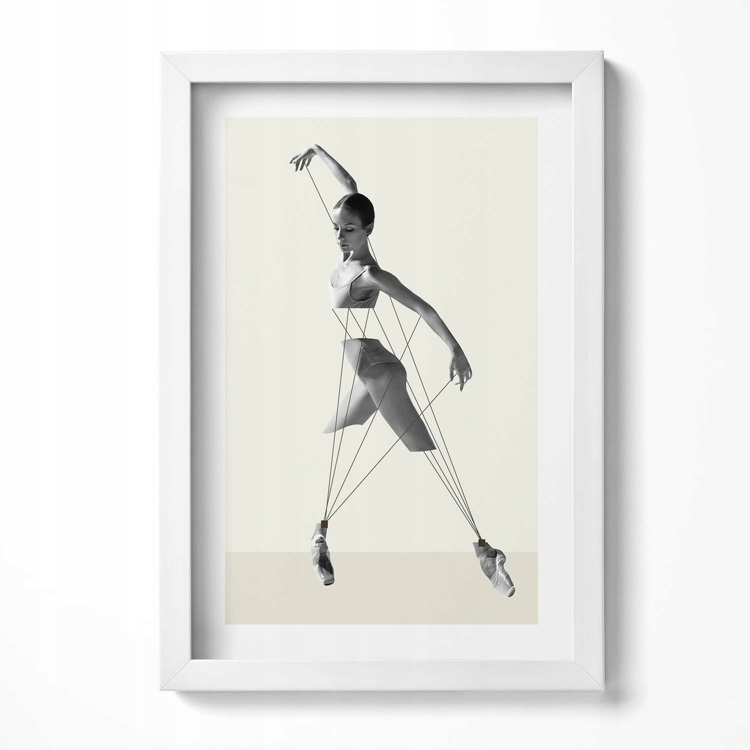 Závěsný obraz rámeček v bílé barvě Abstraktní tanečnice 20 x 30 cm