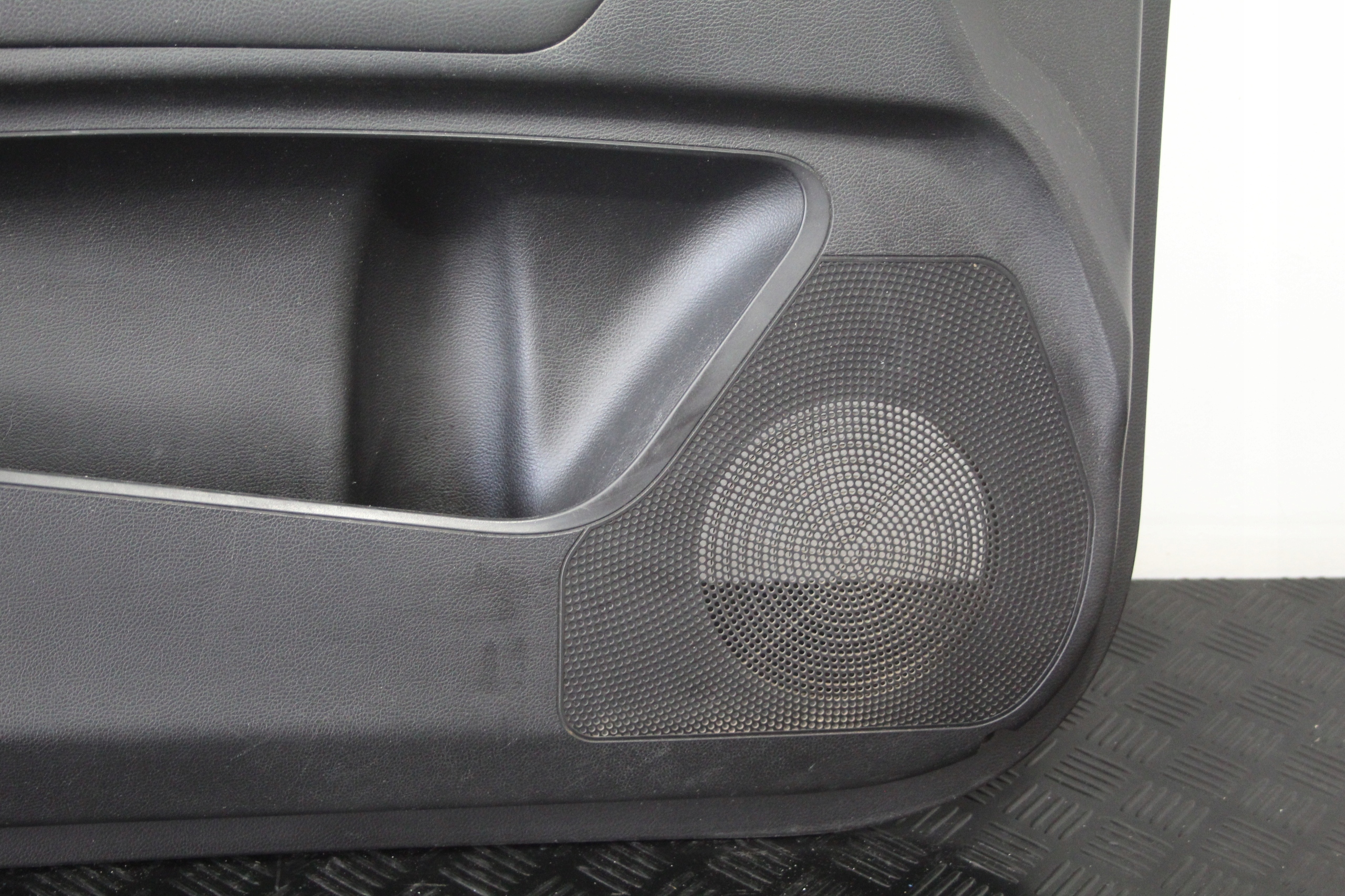 upholstery side door left front SSANGYONG KORANDO III 3