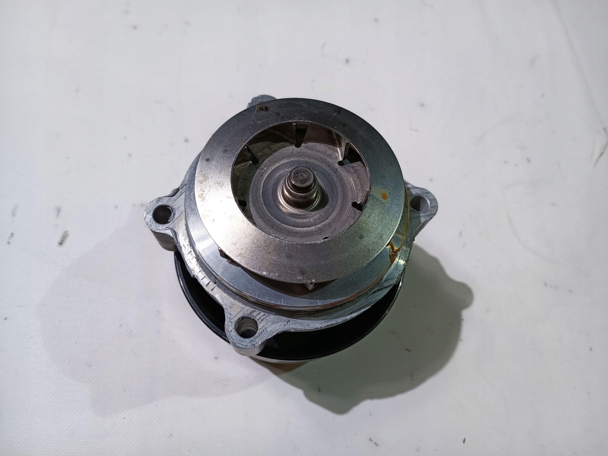 water pump Ford Mustang GT 4.6 2005-2010