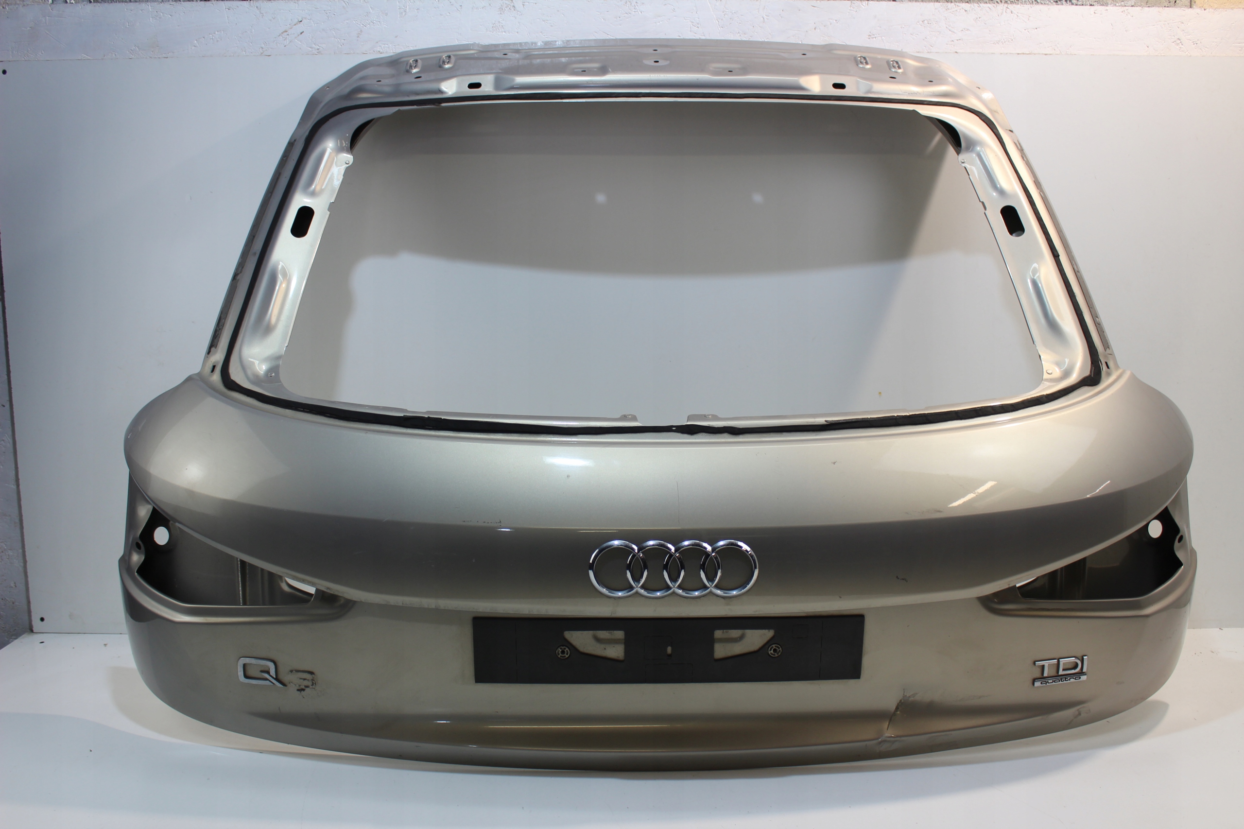 КРЫШКА БАГАЖНИКА AUDI Q3u РЕСТАЙЛИНГ