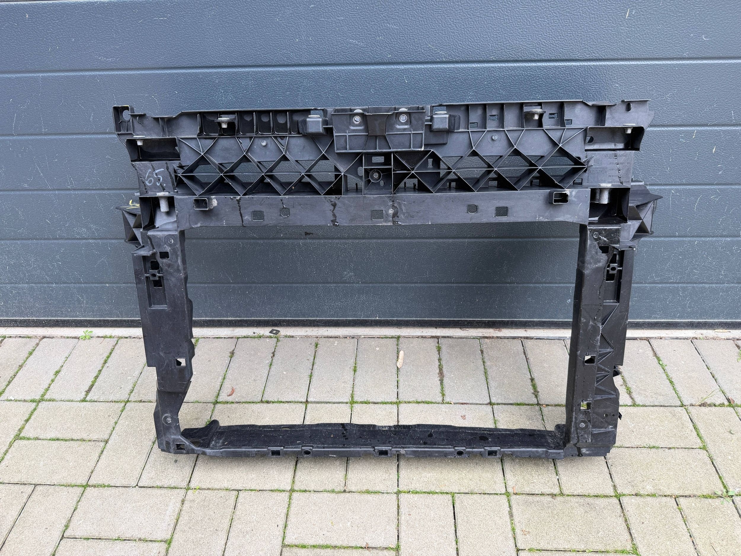 Seat Ateca 575 16- pillar wall