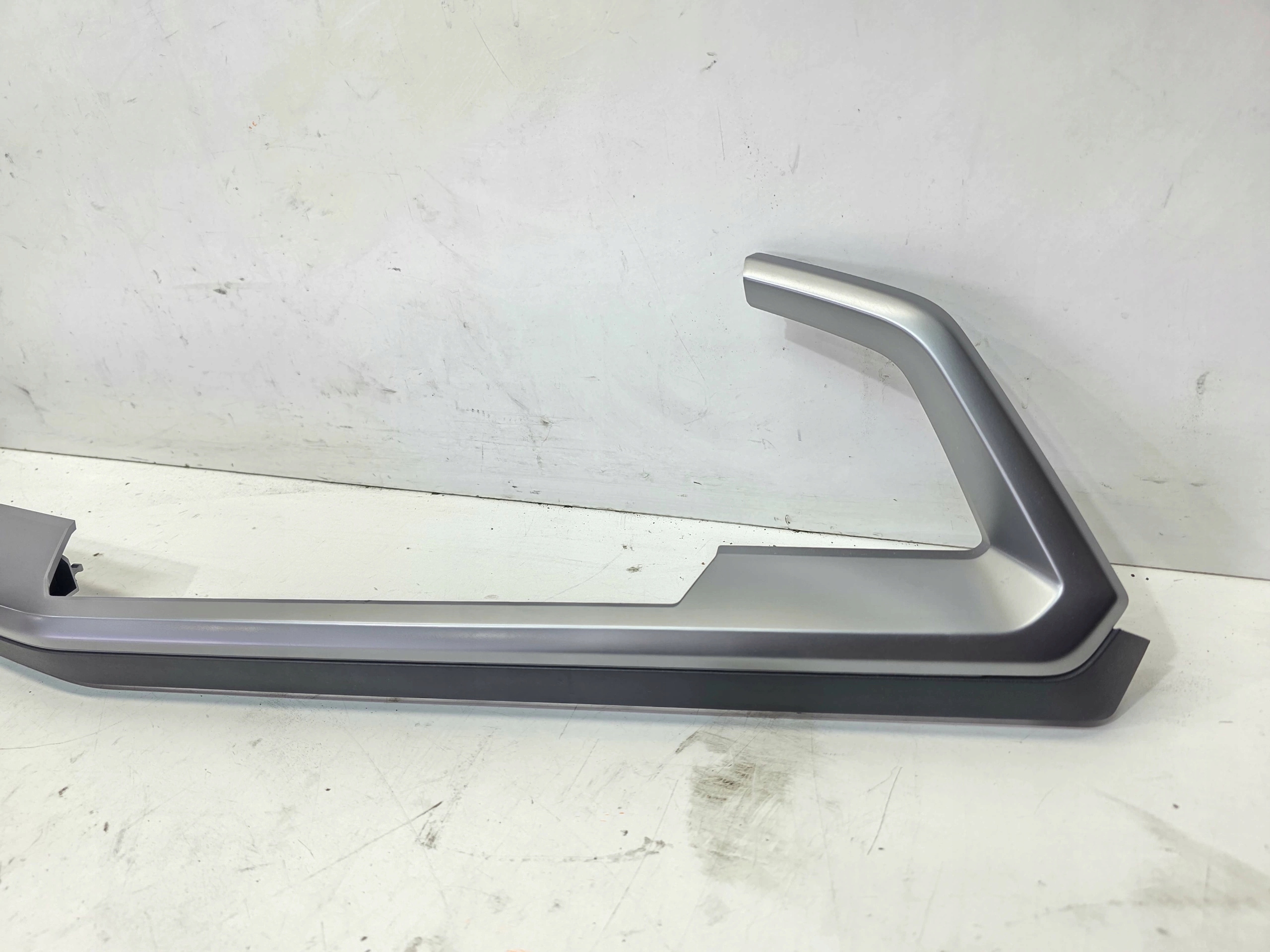 Moulage DEKOR du tableau de bord Console AUDI Q4 E-TRON 89C857189A Anglais