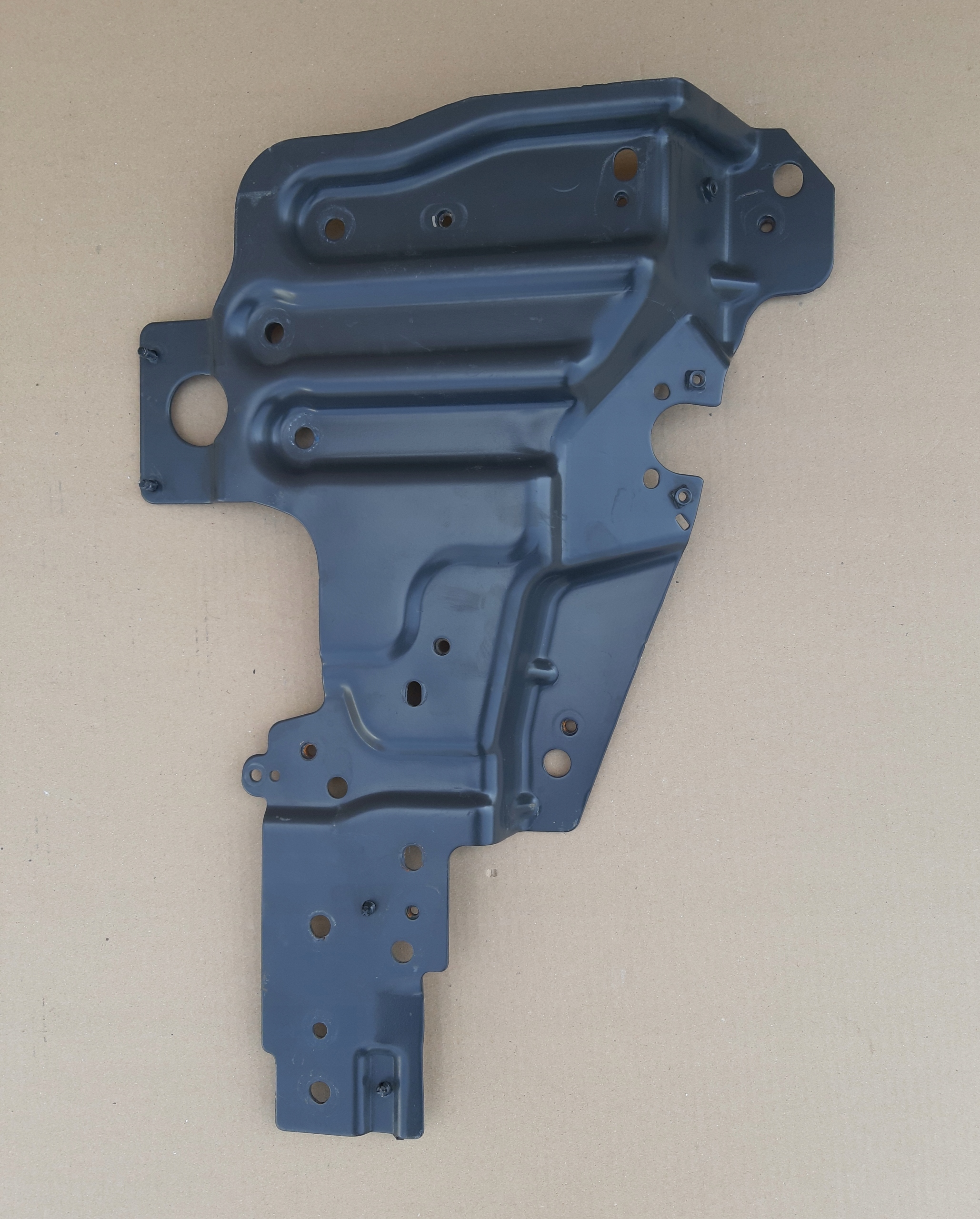 VOLVO FH5 UCHWYT WSPORNIK MOCOWANIE REFLEKTORA Producent części Volvo OE