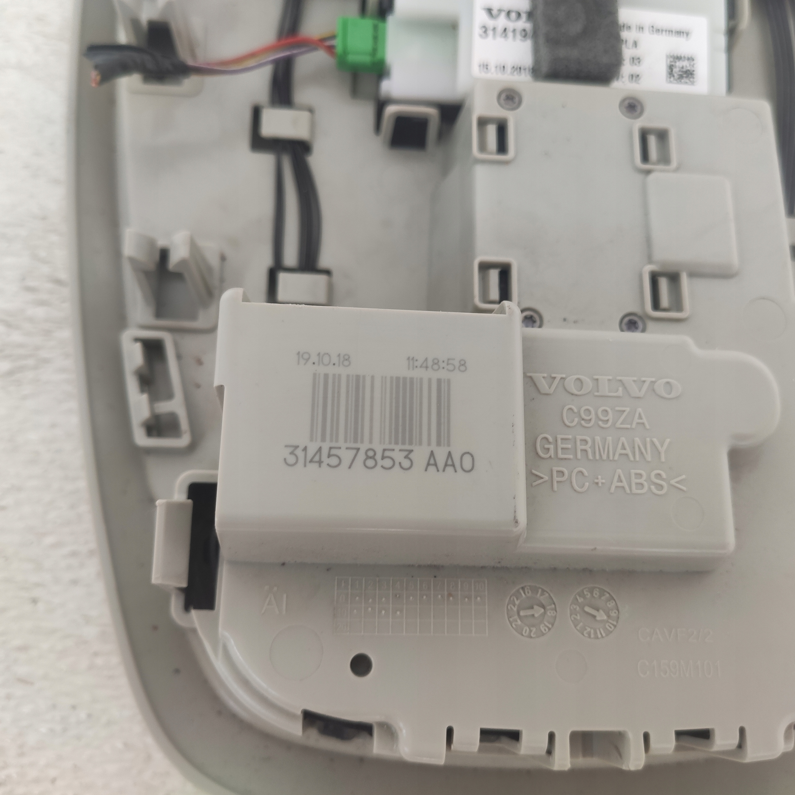 VOLVO XC40 2018 light lighting cabs PANORAMA 31457853