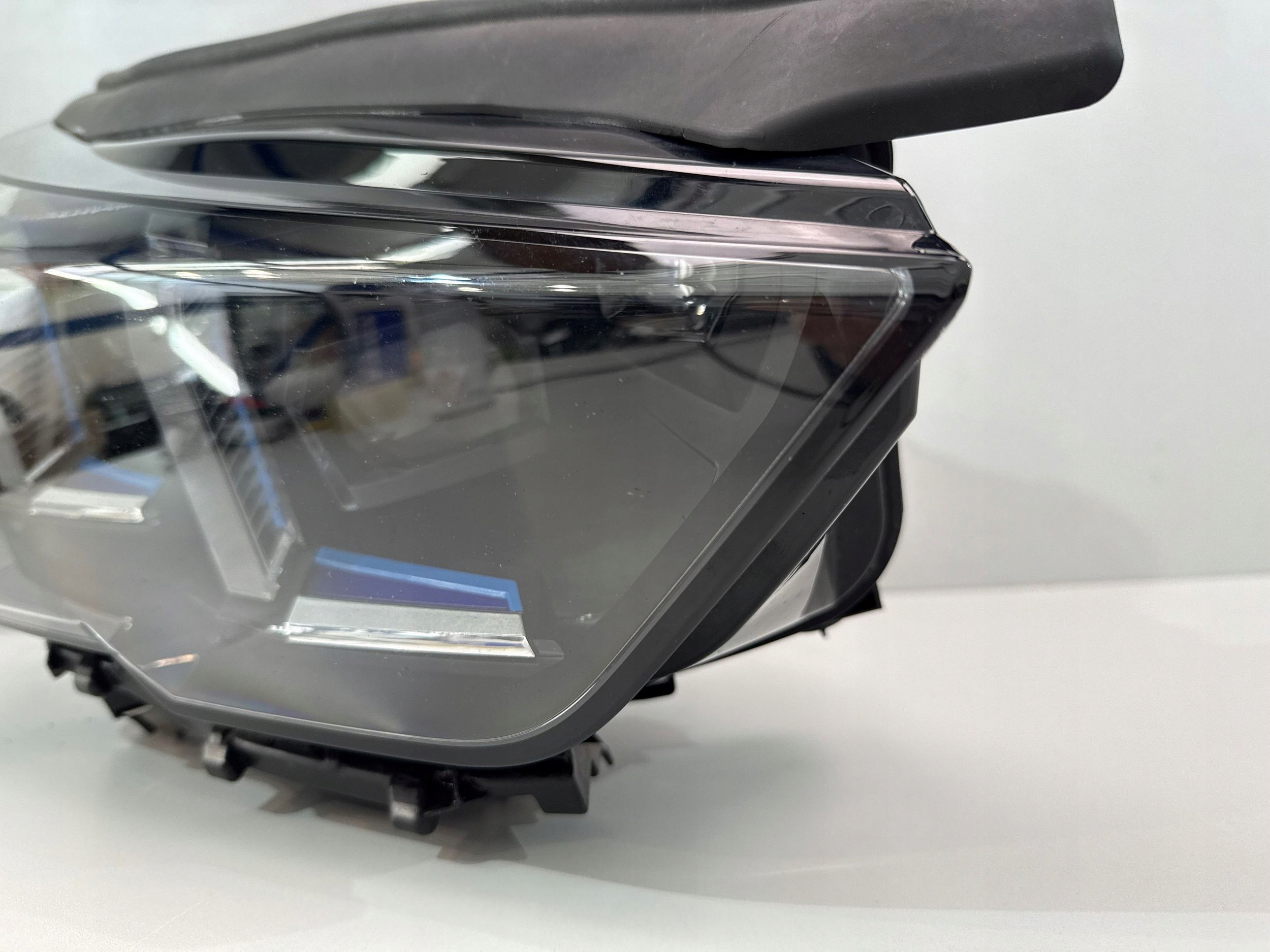 BMW X2 U10 light right front complete ADAPTIVE LED 5A77EB8