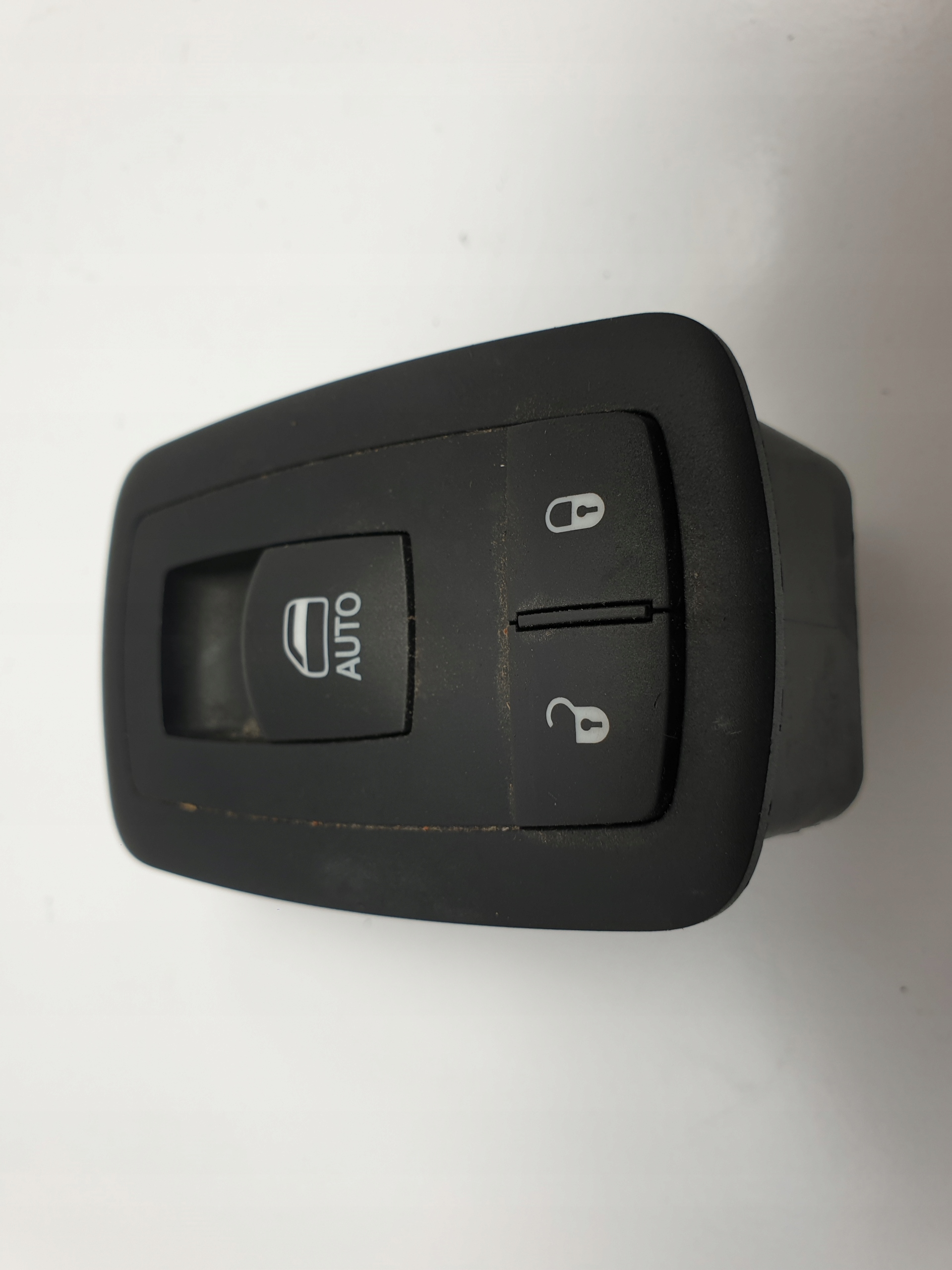 68183751AD - Dodge Challenger 15-панель стеклоподъемника