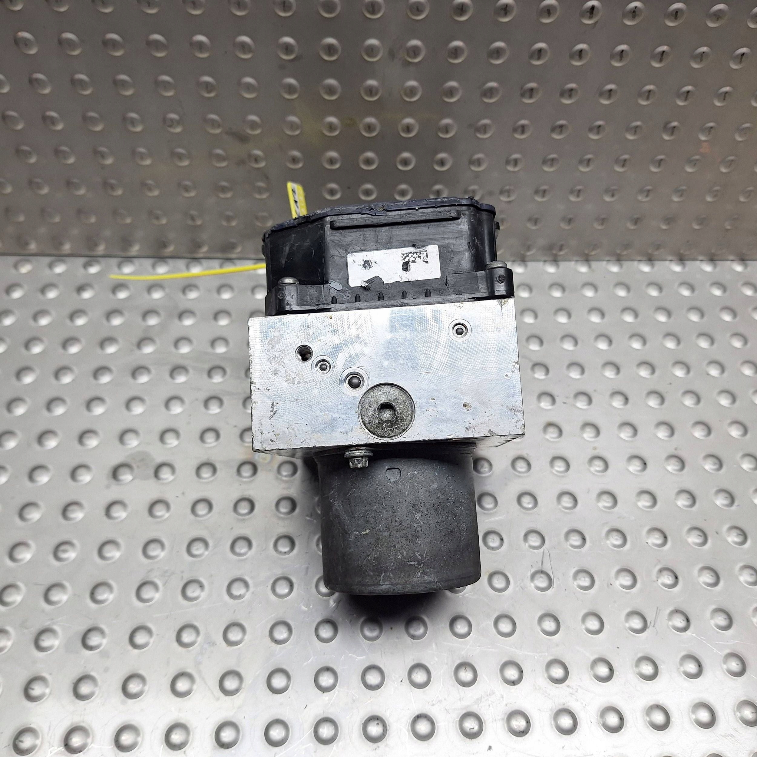 pump control unit ABS P68241677AB JEEP GRAND CHEROKEE IV WK2 3.0 CRD