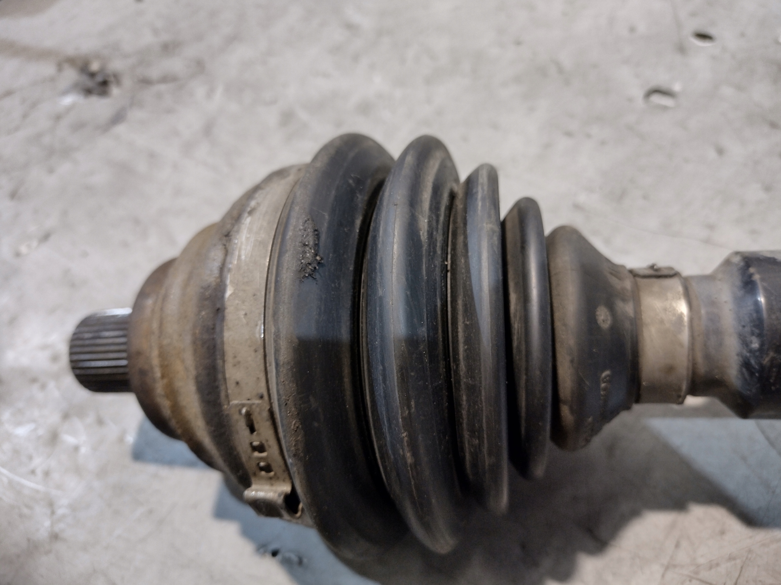 semi-axis right Volkswagen Passat B6 2,0TDI