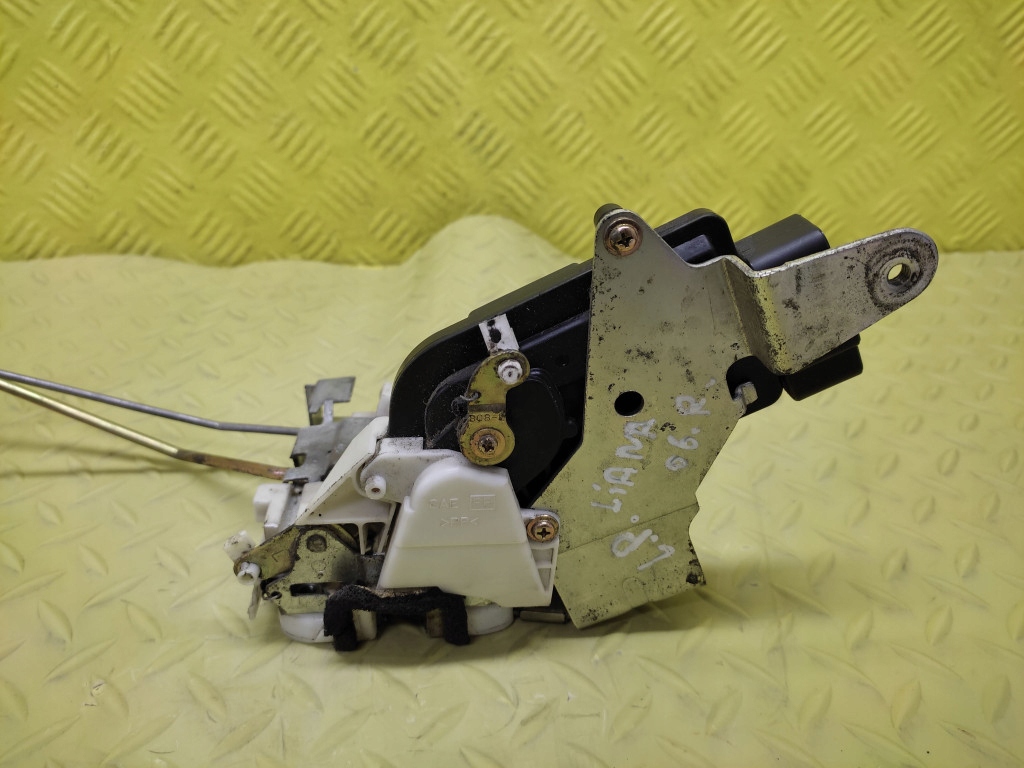 SUZUKI LIANA and lock door left front