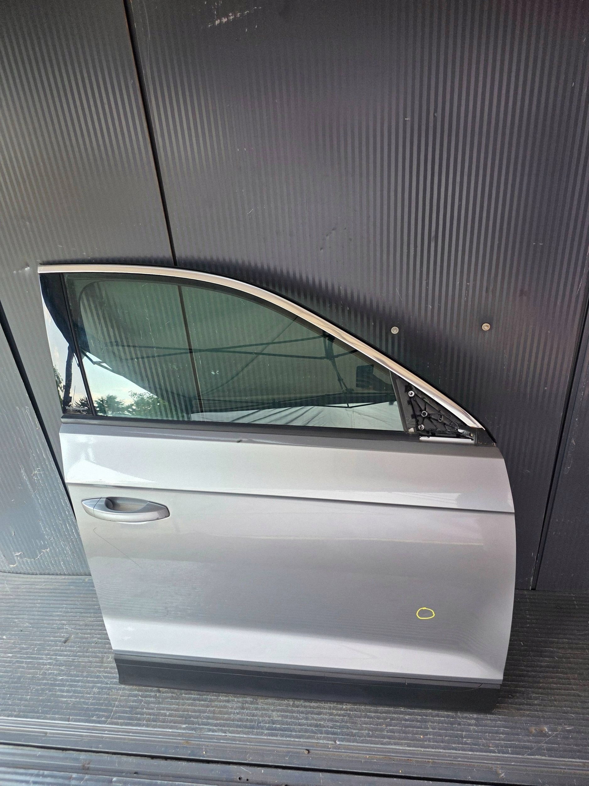 VW TIGUAN II LIFT door front right complete dismantling