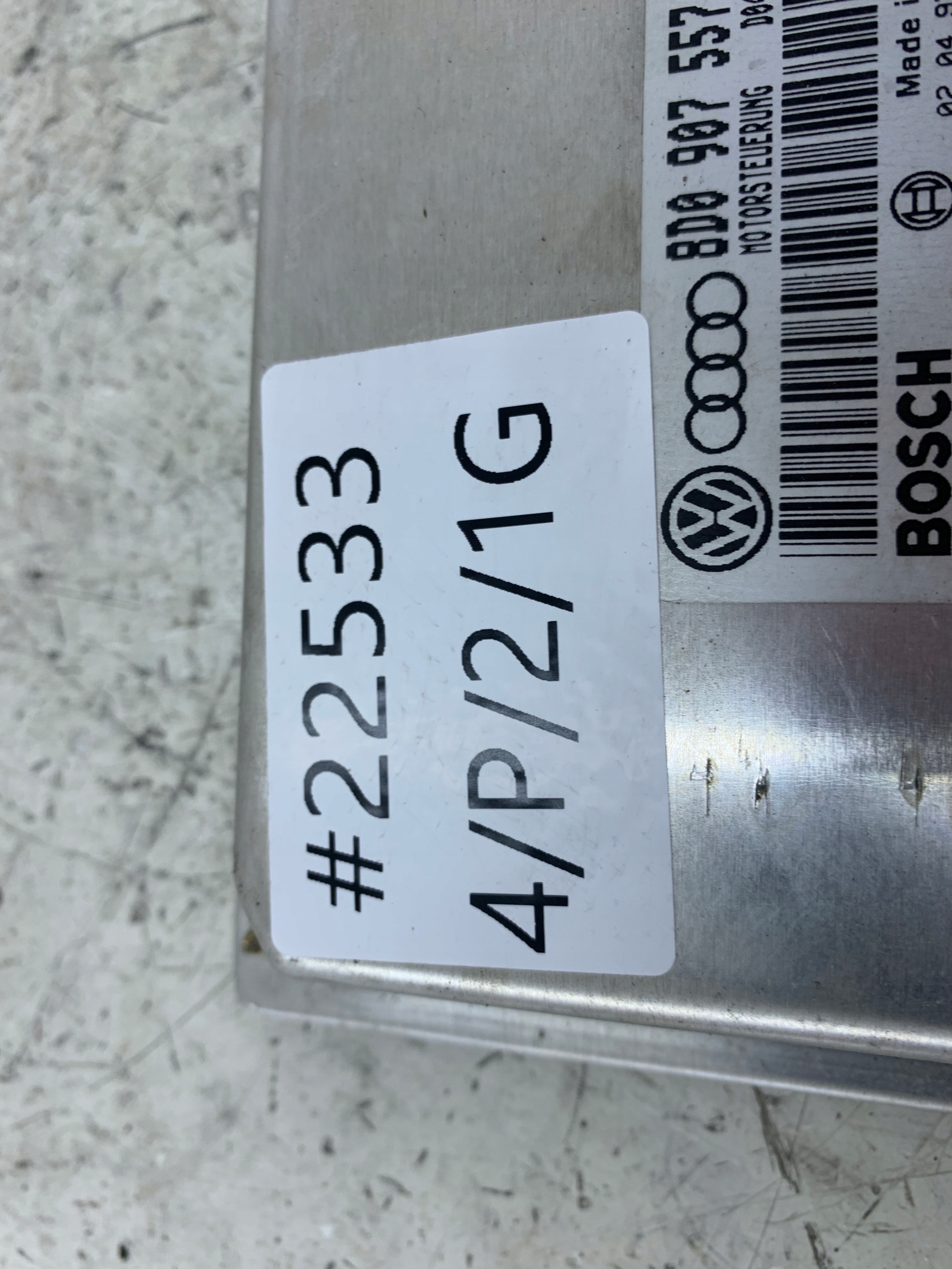 AUDI A4 B5 1.8 control unit of the engine 8D0907557S