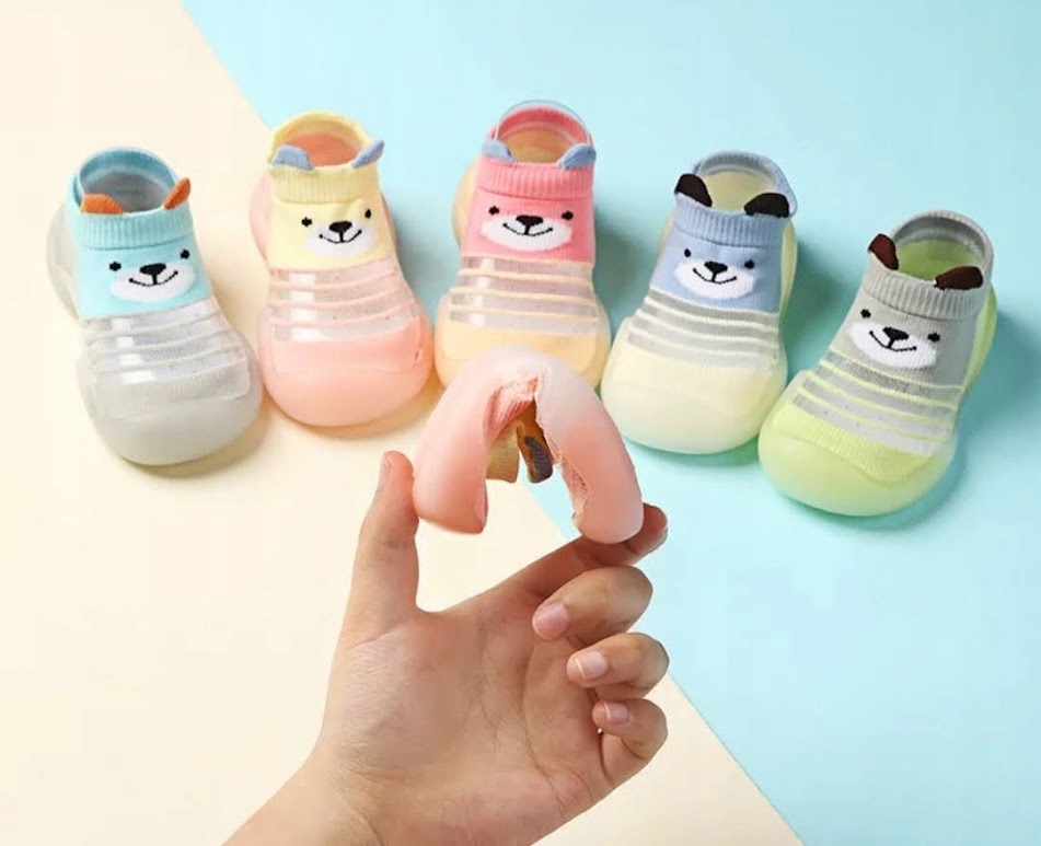 Skarpetobuty z gumową podeszwą KAPCIE dla dziewczynki 18/19 11,5cm RÓŻOWE Długość wkładki wew. 11.5 cm