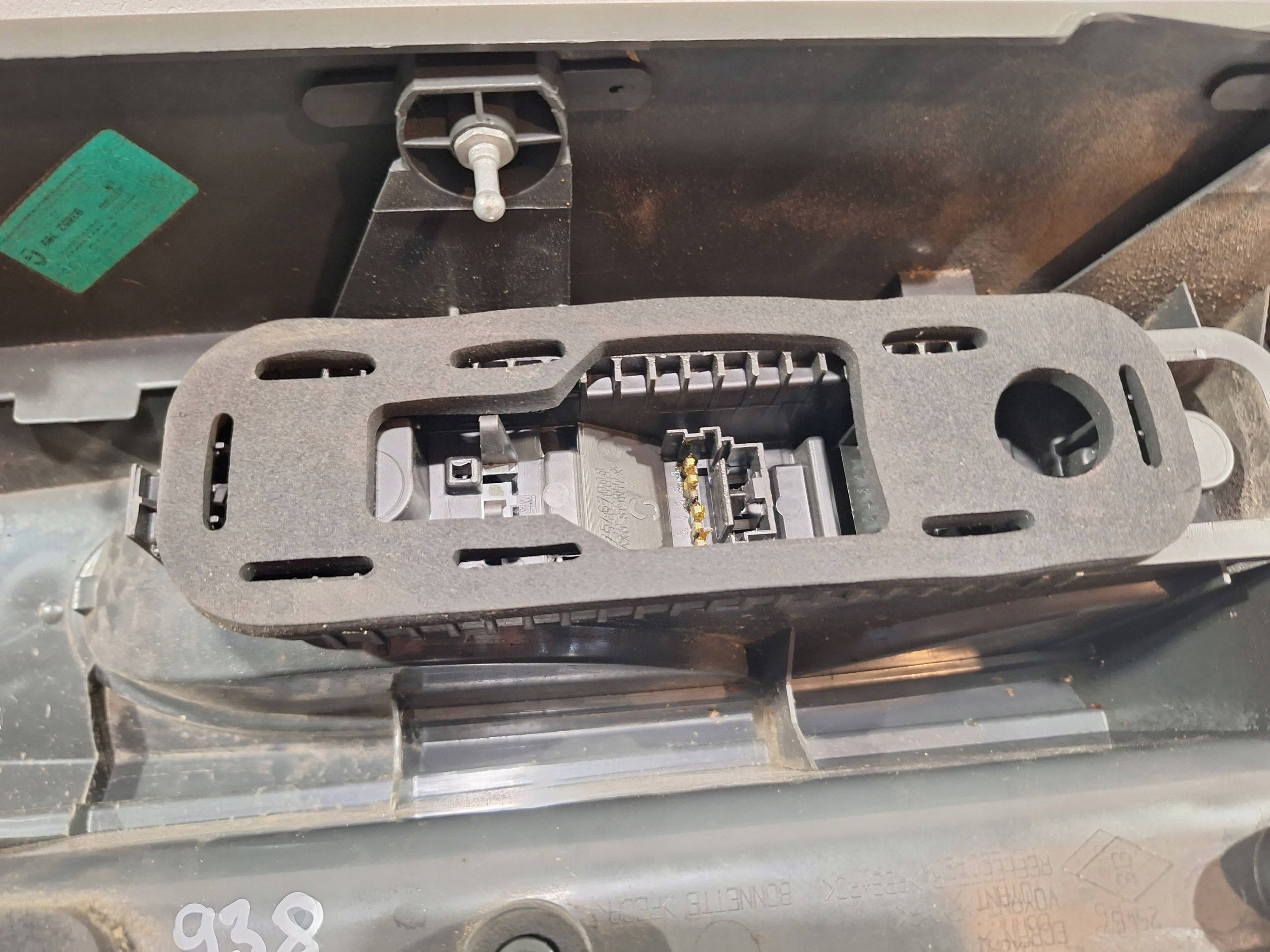 LAMPA TYŁ LEWA RENAULT TRAFIC II VIVARO A 01- Numer katalogowy części VNM16784