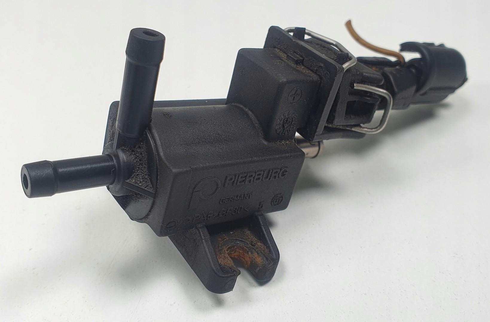 клапан давления opel Astra II g 2.0 T 55557806