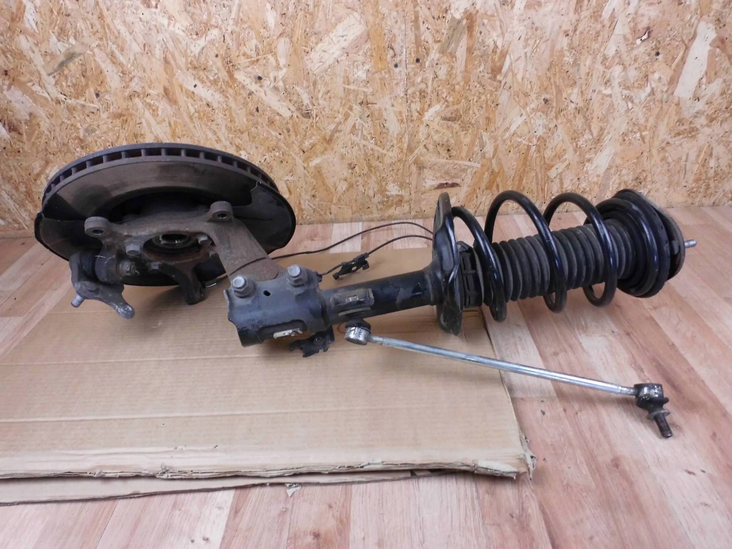 Lexus NX NX300H 2019 McPherson shock absorber swing right front