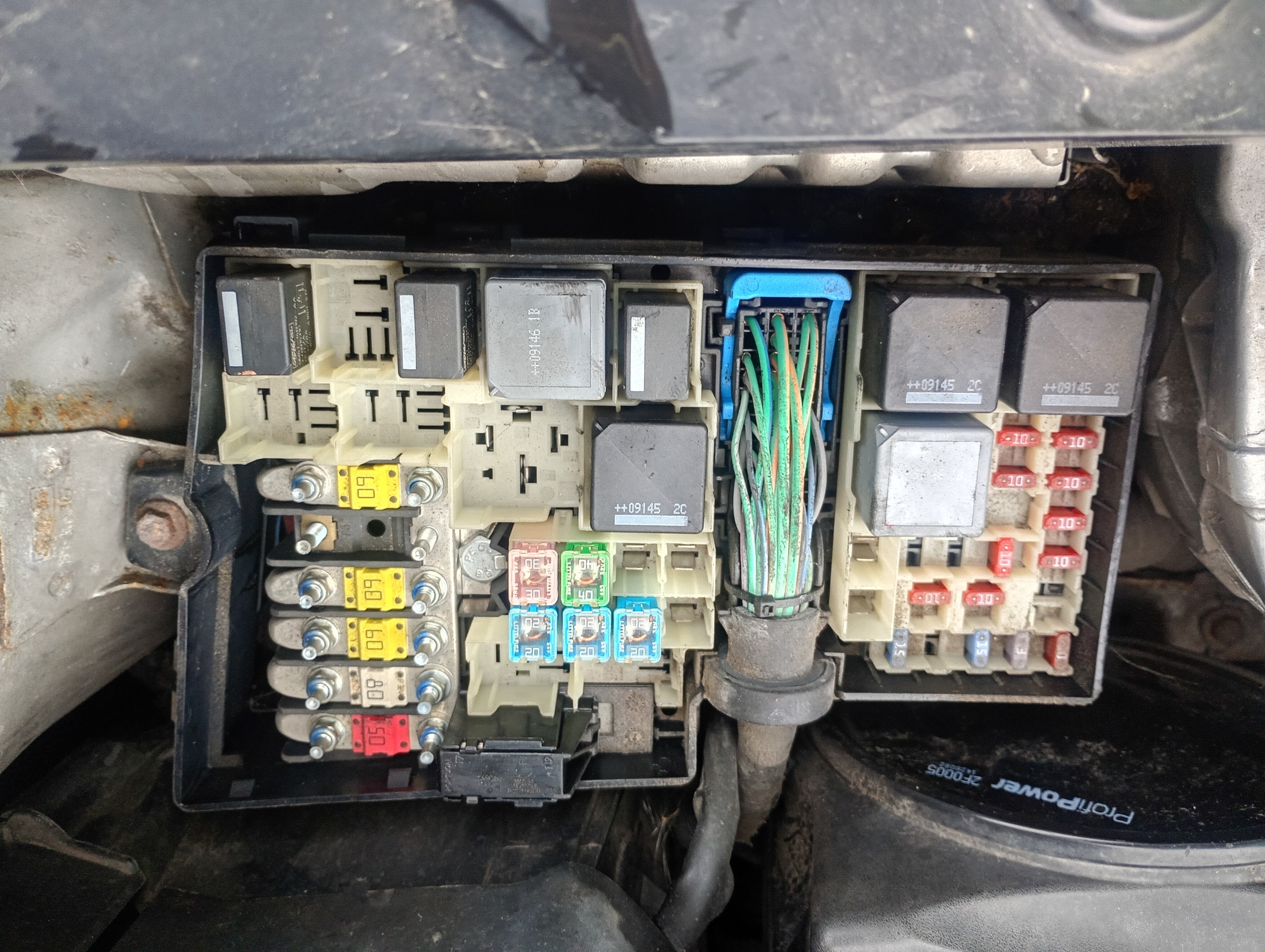 Module fusibles Ford C-MAX 1 et FL 07-11 1.6 TDCI