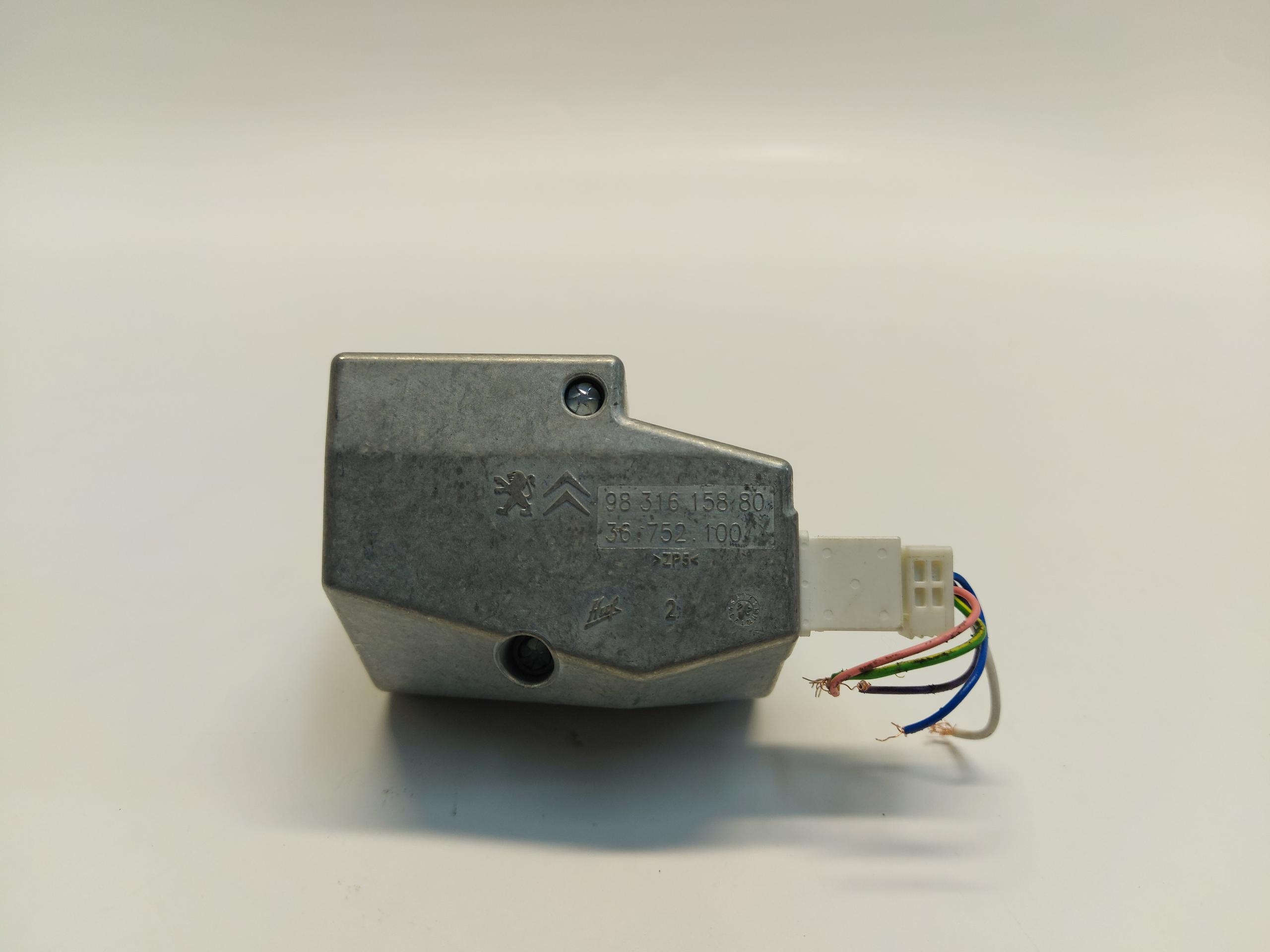Opel Mokka-E II B blocking kloumny steering wheel 9831615880