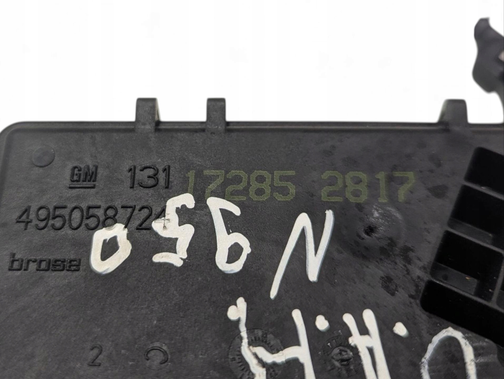 lock bonnet boot Opel Astra H facelift 2007 13117285